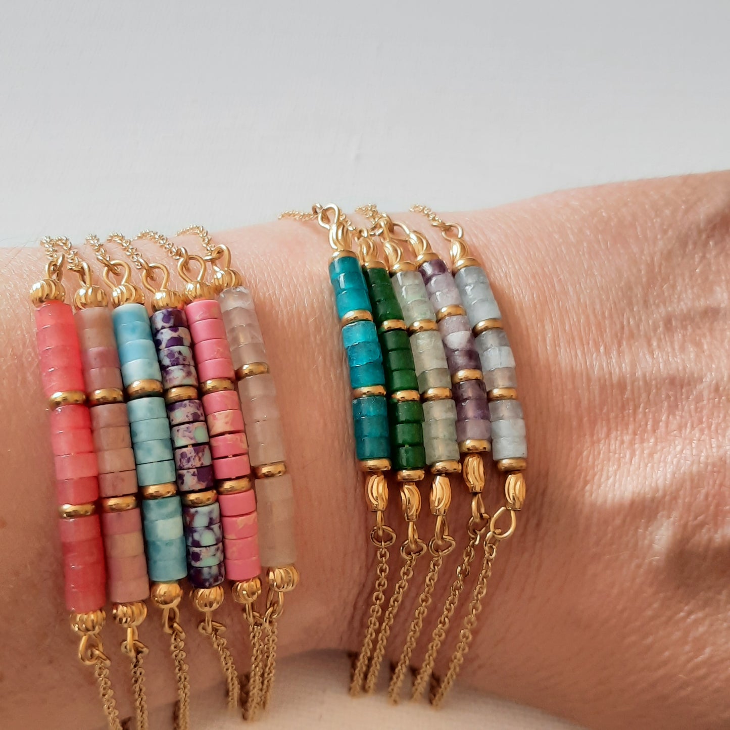 Armband aus Edelstahl 316 und handgefertigte Heishi-Perlen aus echtem Stein