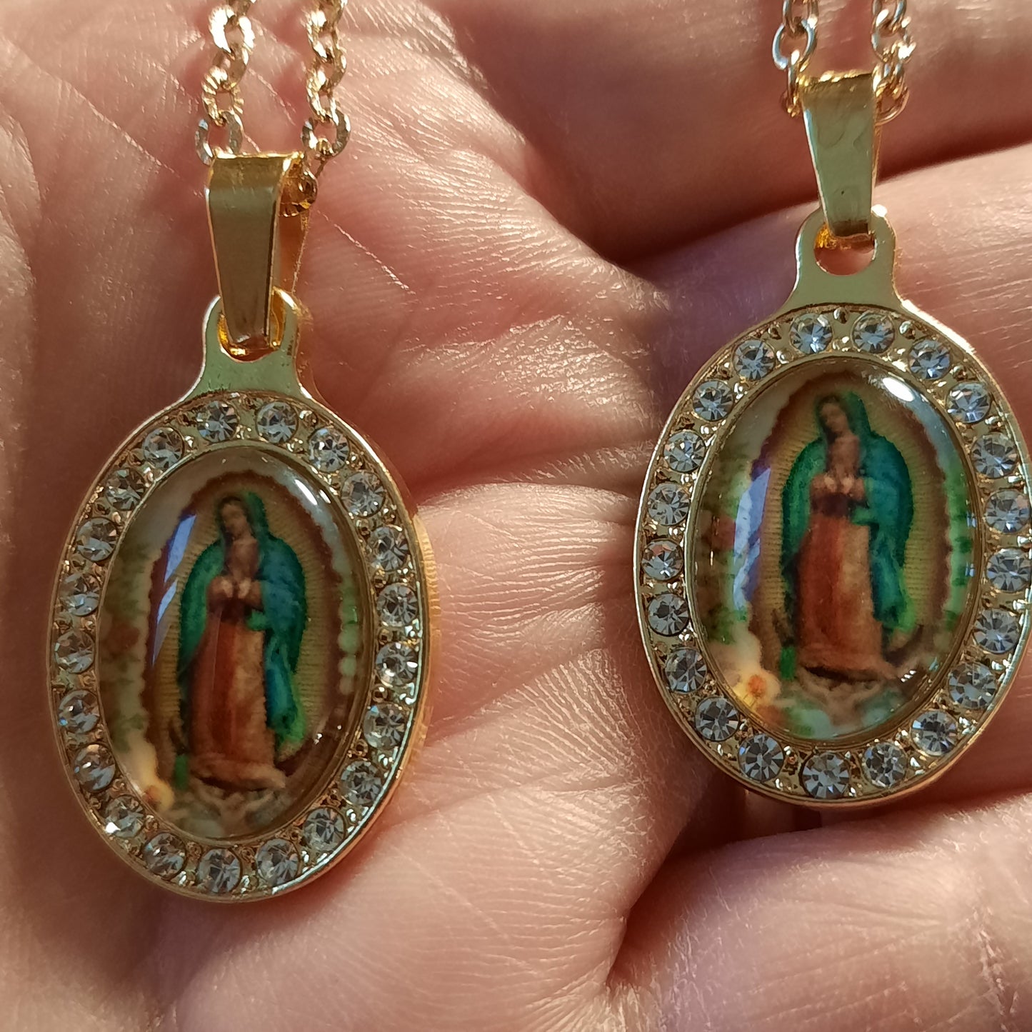 Goldkette aus Edelstahl 316 und Madonna-Anhänger aus Edelstahl, besetzt mit Strasssteinen
