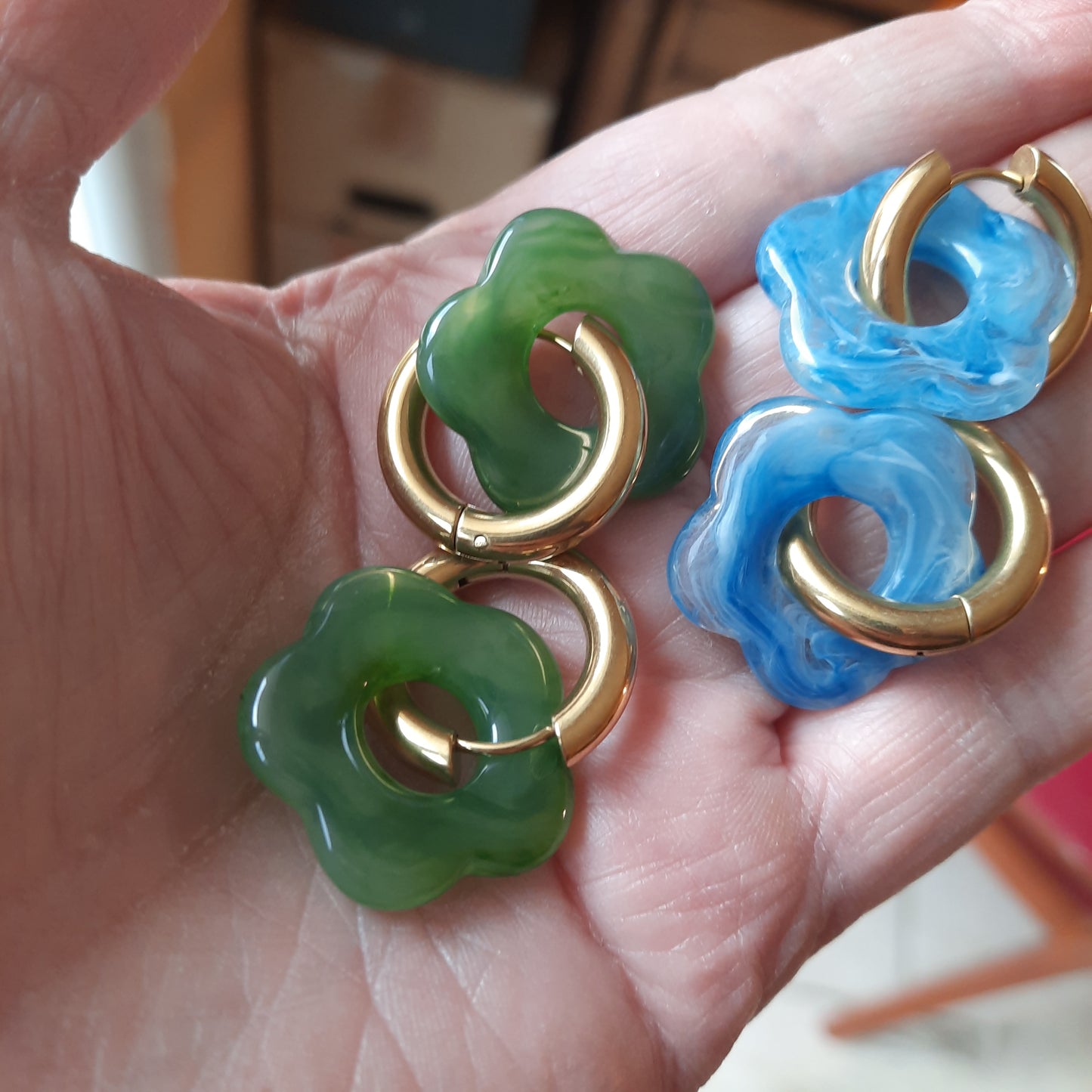 Ohrringe aus Edelstahl 316 und Blumen aus Acrylharz