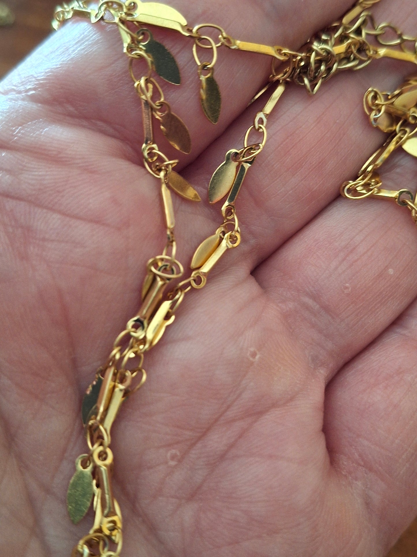 Collier chaîne dorée acier inoxydable stainless steel 316 pendentif corail