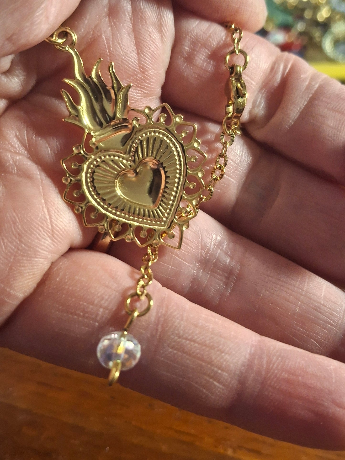 Stainless steel chain necklace, baroque heart style, red enamel, 18k gold plated