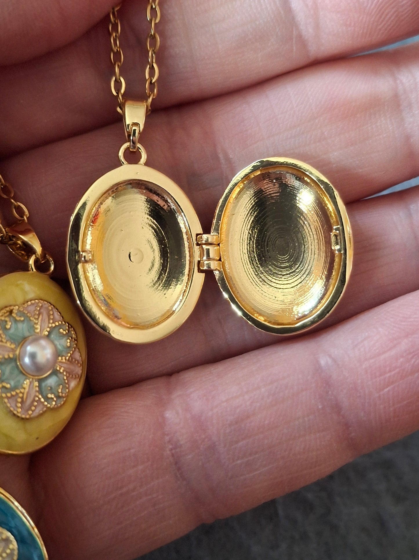 Collier chaîne dorée acier inoxydable stainless steel 316 pendentif porte photo en laiton doré à l'or fin 18K