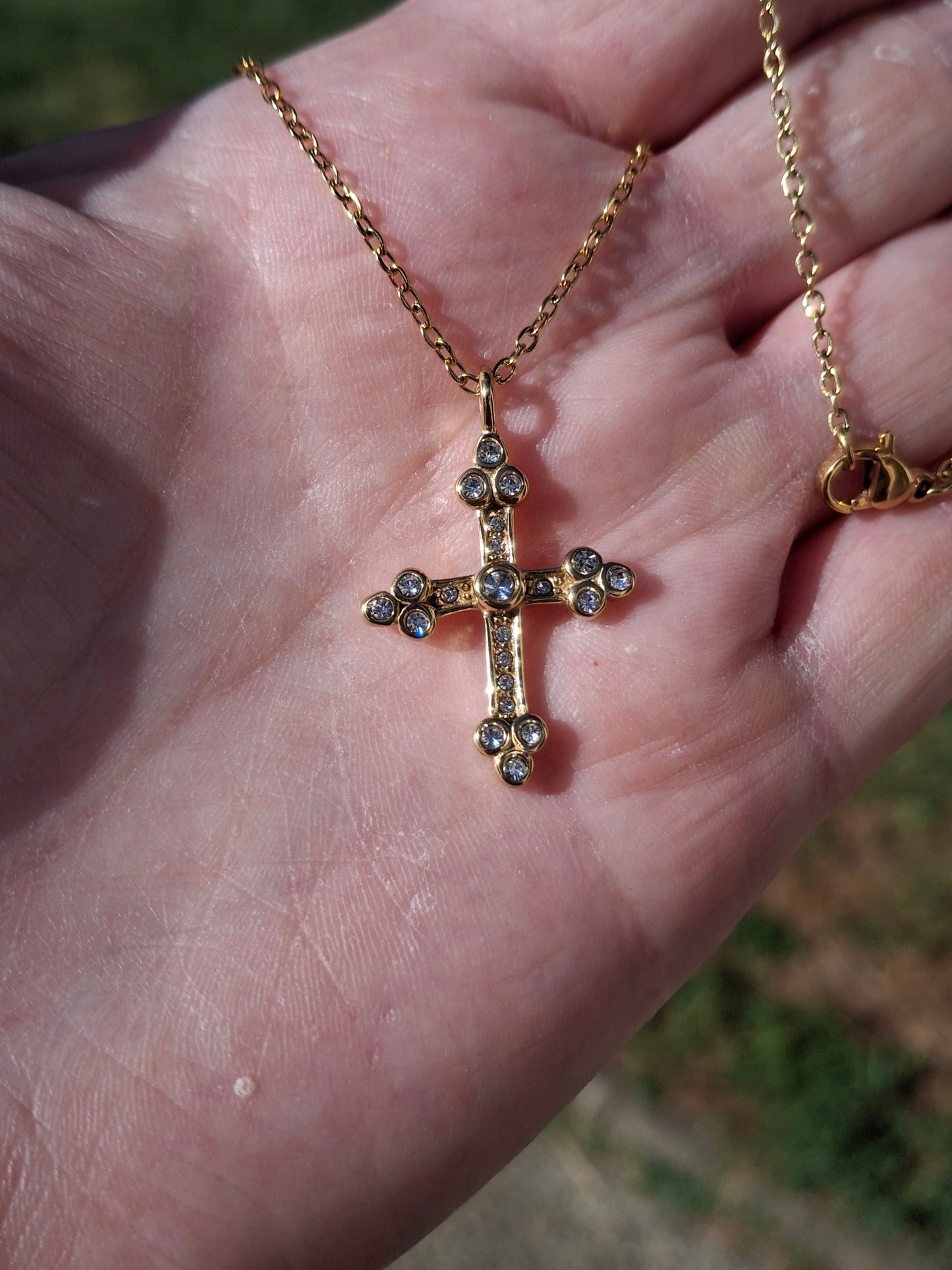 Collier chaîne dorée acier inoxydable stainless steel 316 et croix stainless steel 316