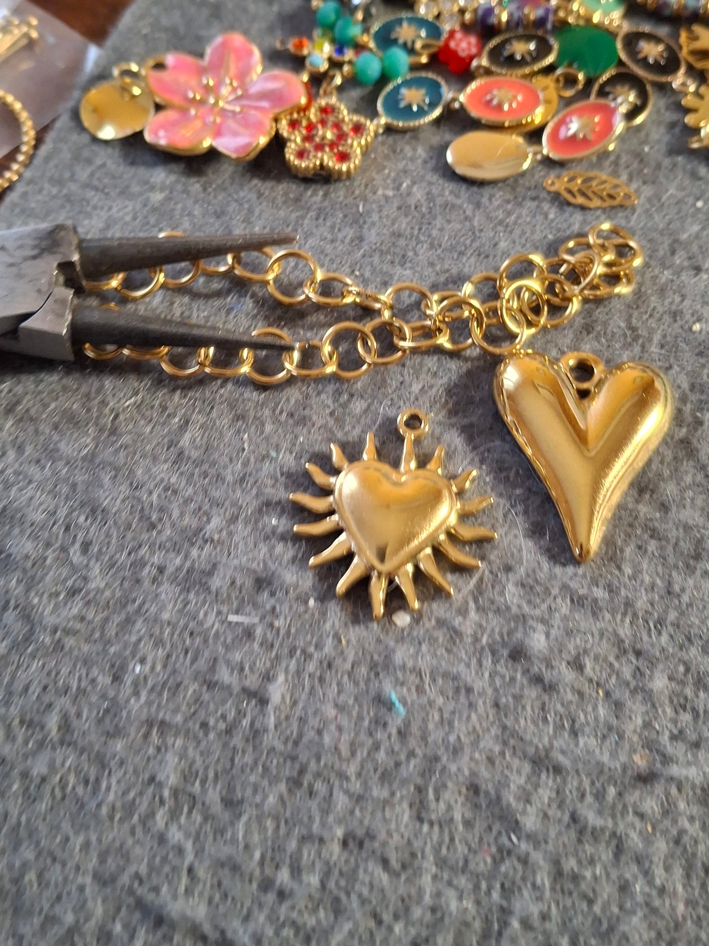 Bracelet perles en acrylique coloré élastique