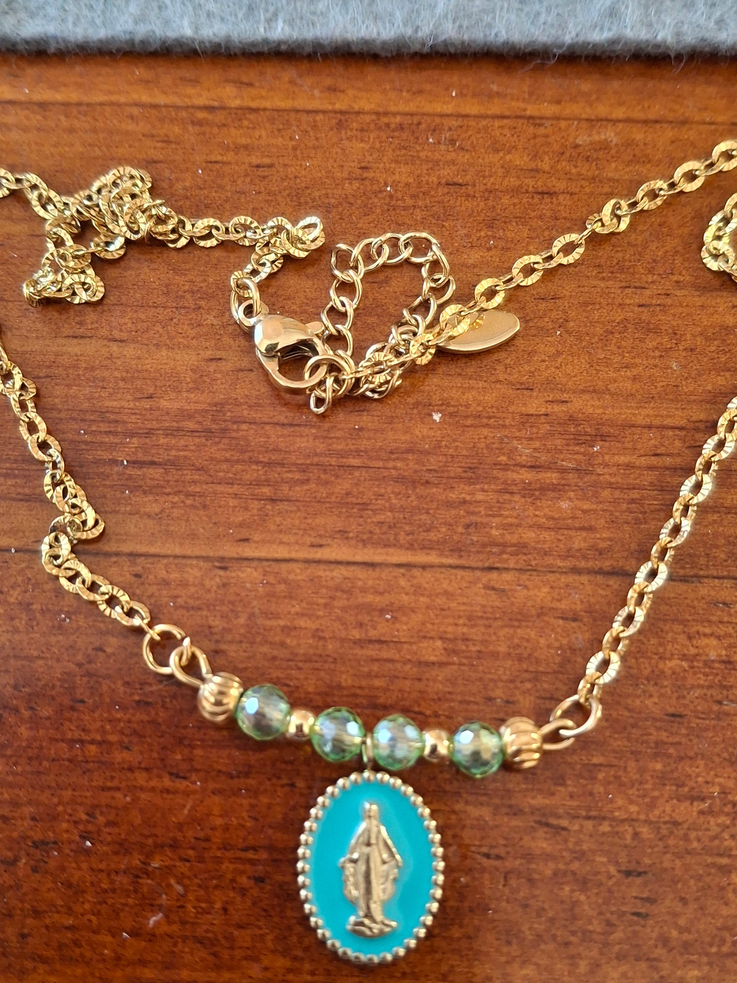 Collier chaîne stainless steel 316 madone stainless steel 316 turquoise et perles en cristal