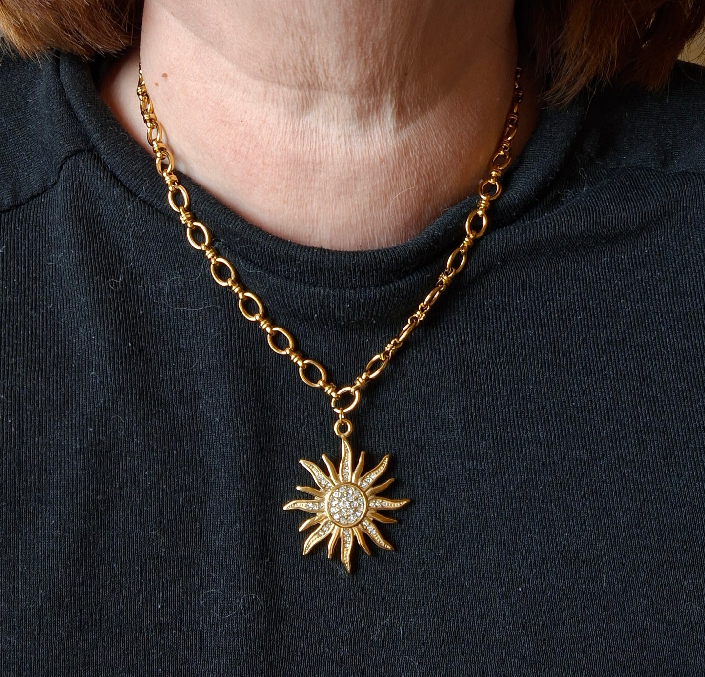 Halskette vergoldet Gliederkette aus hochwertigem Edelstahl 316, großer polierter Sonnenanhänger aus Edelstahl 316, mit Zirkonia besetzt