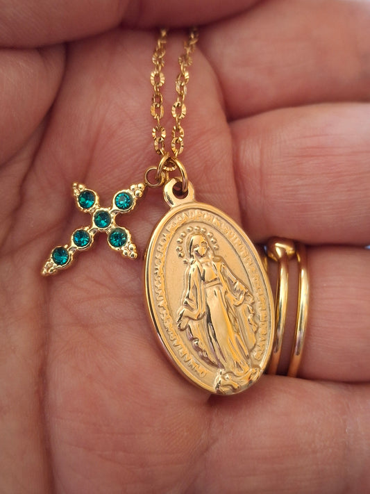 Collier chaîne dorée acier inoxydable stainless steel 316 ,médaille madone vierge miraculeuse stainless steel 316 ,croix sertie cristal stainless steel 316