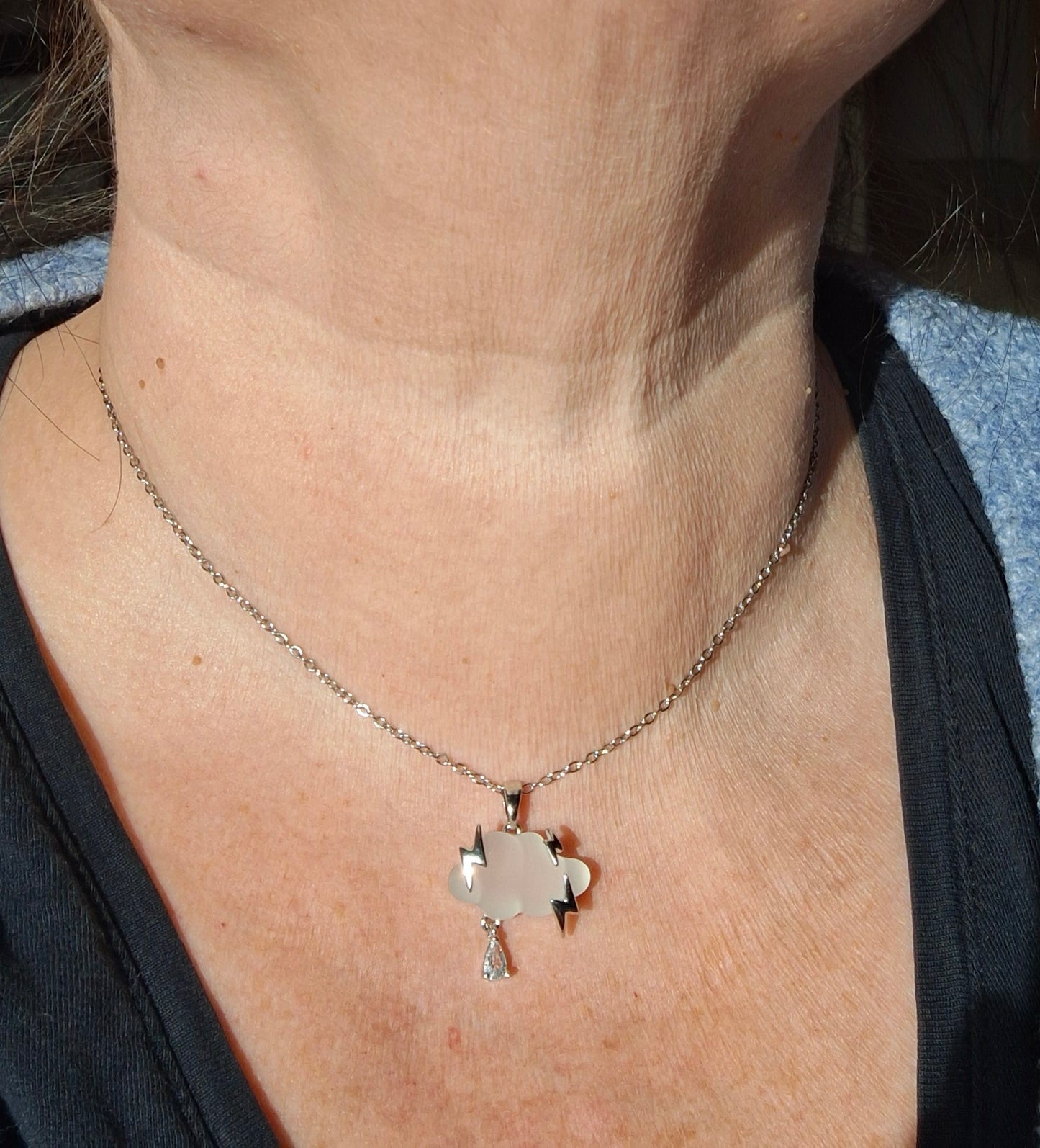 Collier chaîne acier inoxydable stainless steel 316 nuage resine serti stainless steel 316 pendentif zirconium réglable