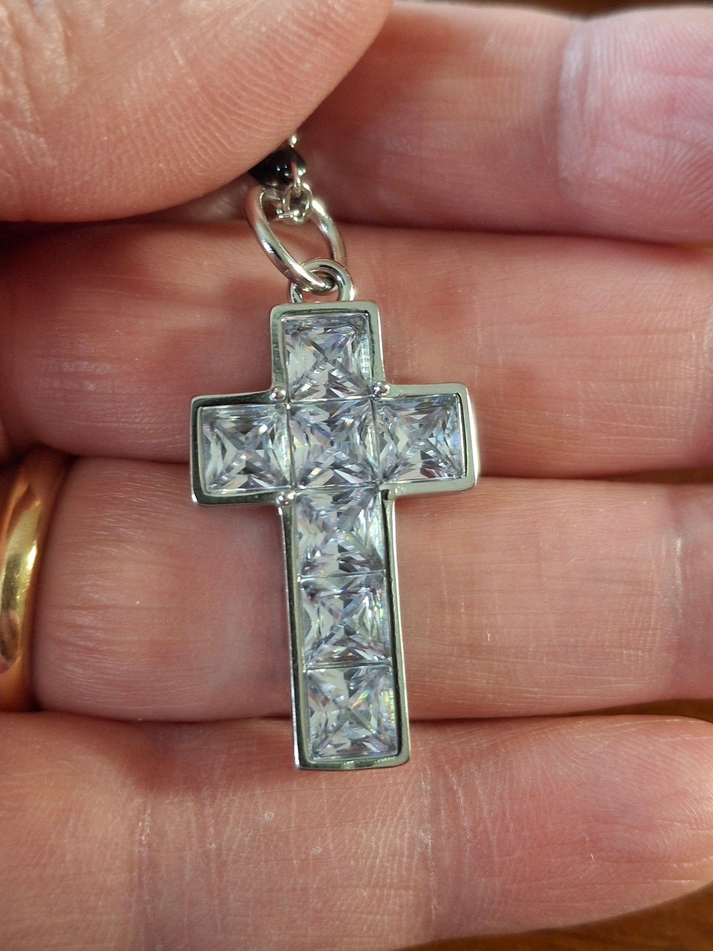 Collier chaîne acier inoxydable stainless steel et croix stainless steel 316 cristal