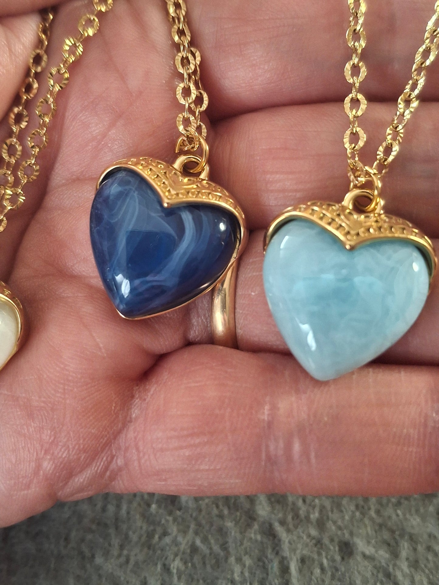 Collier chaîne striée stainless steel 316 coeur stainless steel 316 et résine