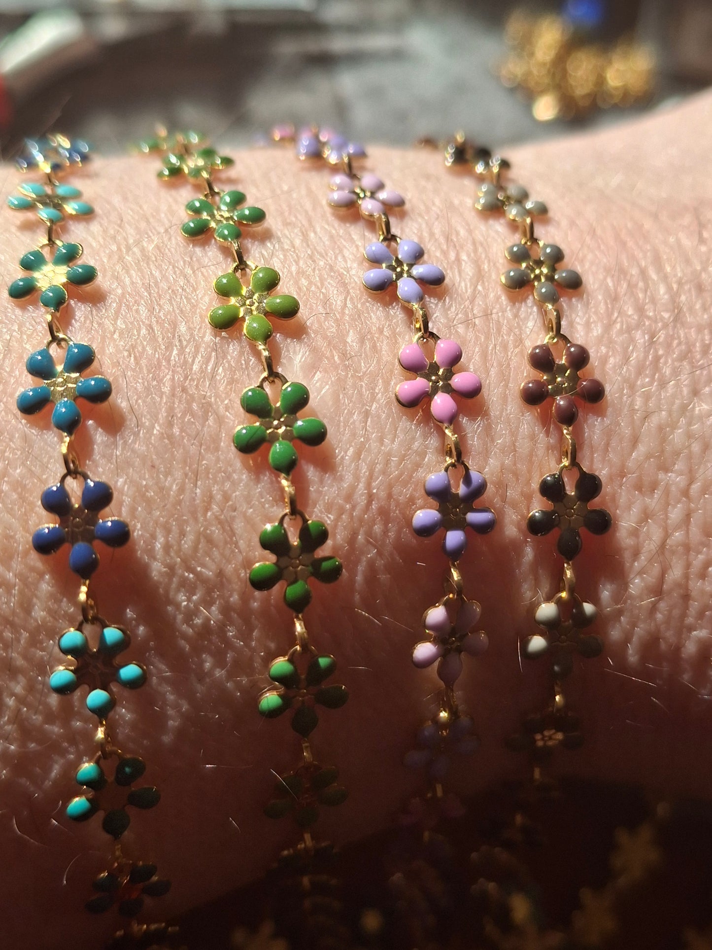 Kettenarmband, Gliederung Blume, aus Edelstahl und farbiger Emaille, nur auf Maß