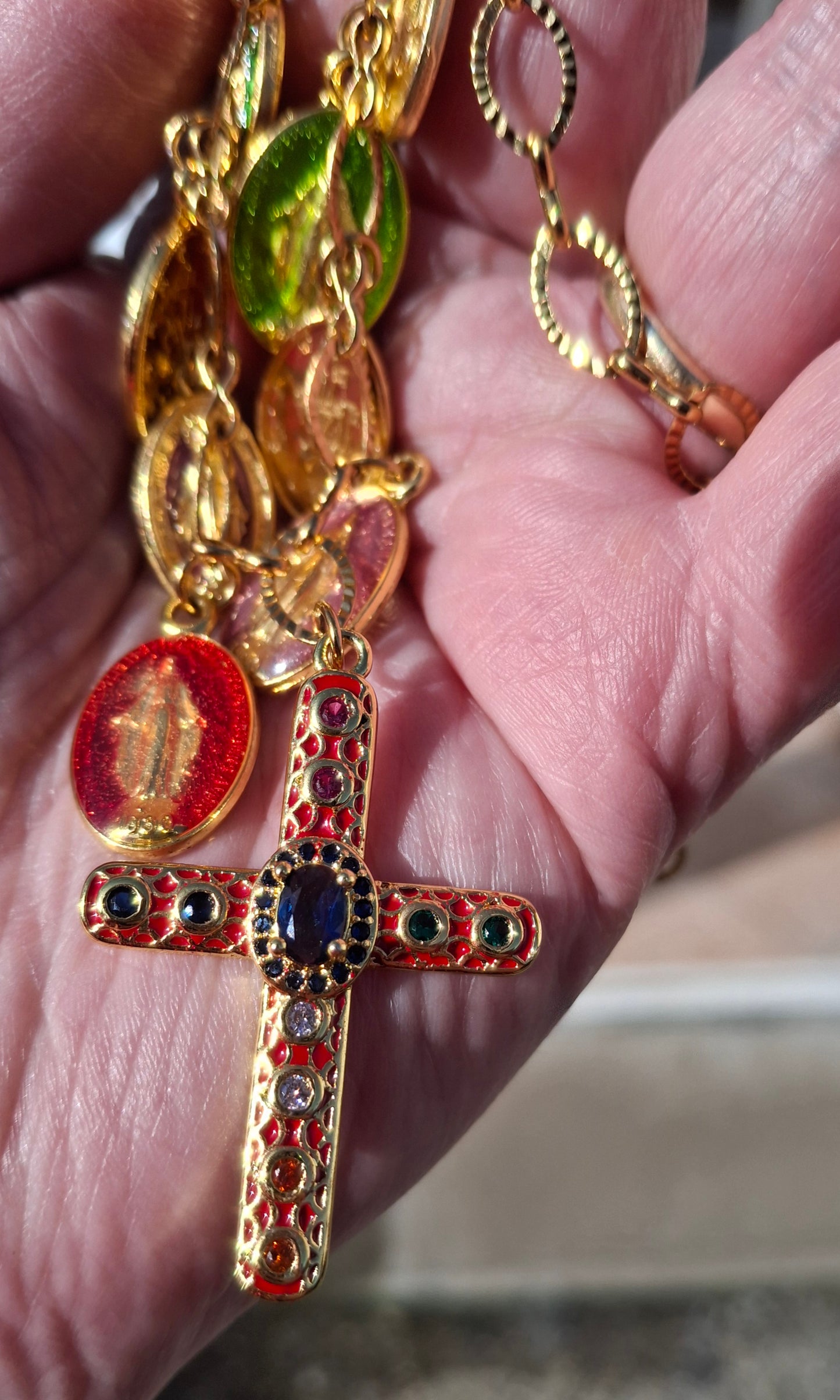 Collier chaîne dorée acier inoxydable stainless steel croix bohème et breloques handmade réglable ajustable