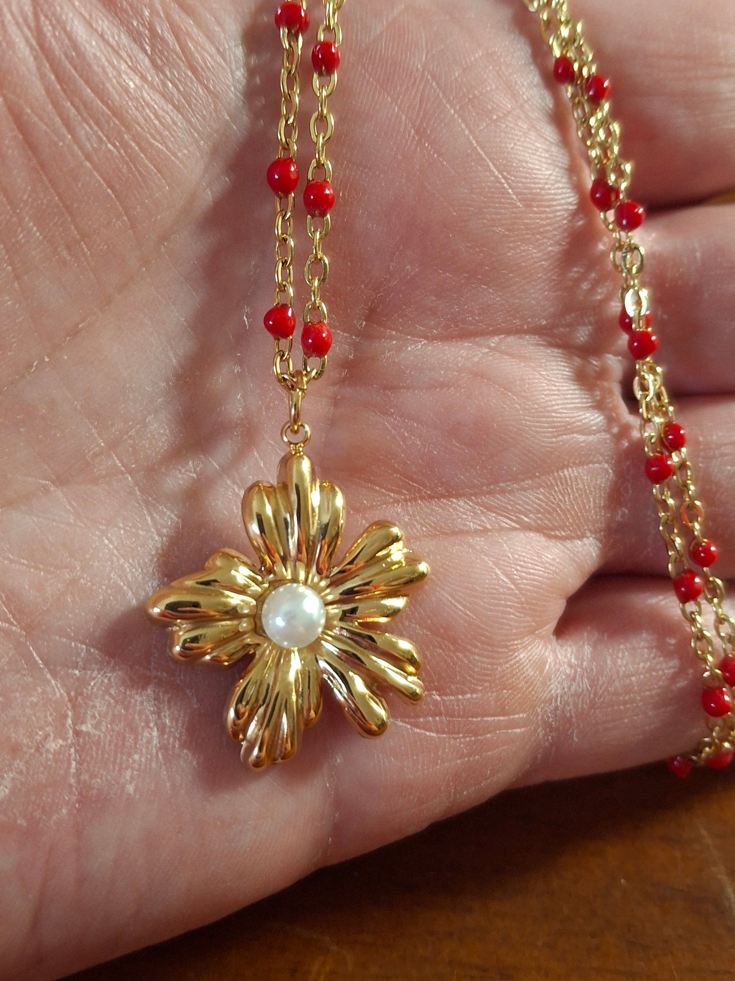 Collier chaîne dorée acier inoxydable et fleur stainless steel