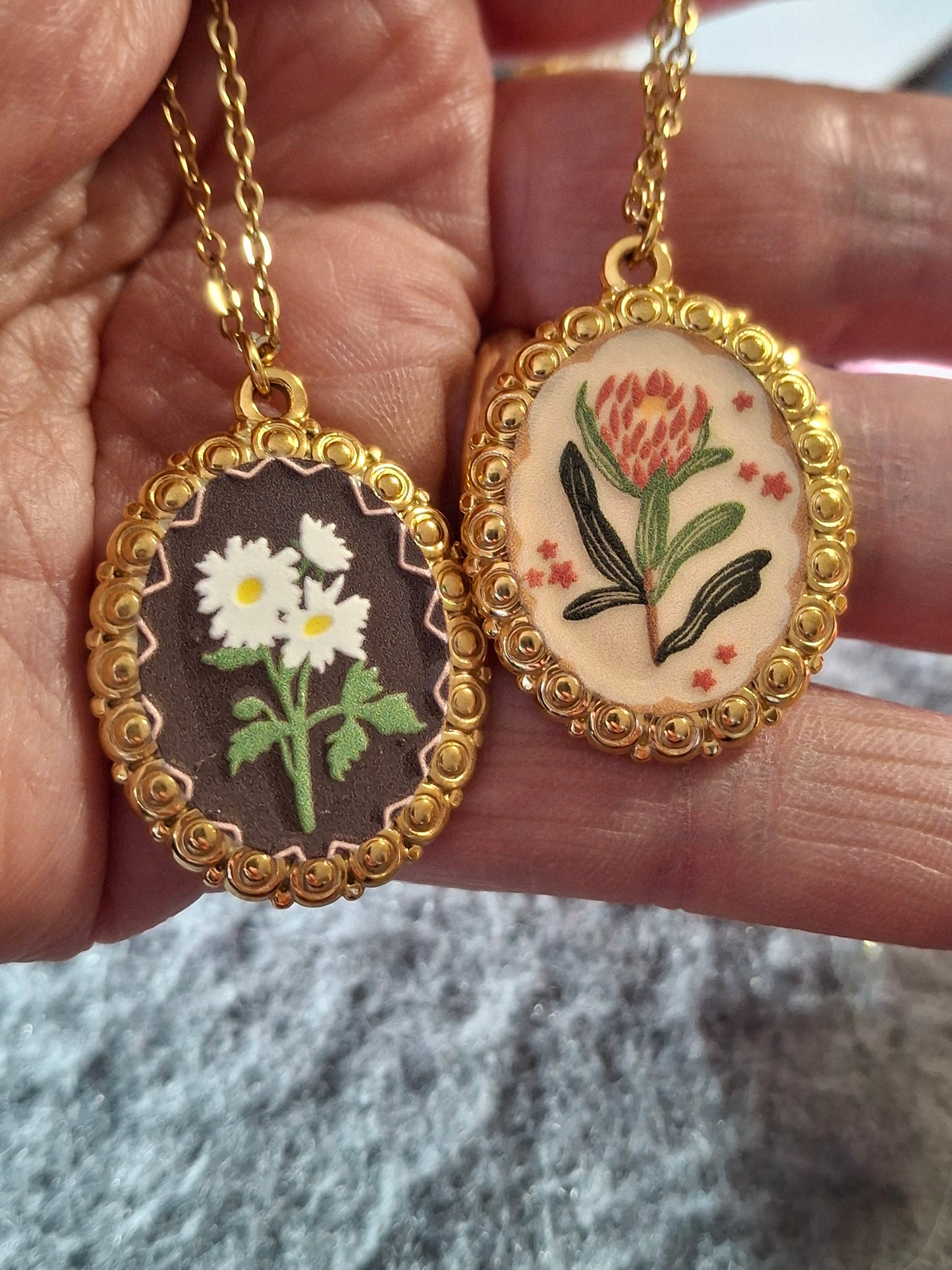 Collier chaîne dorée acier inoxydable stainless steel 316 grand pendentif rétro stainless steel 316