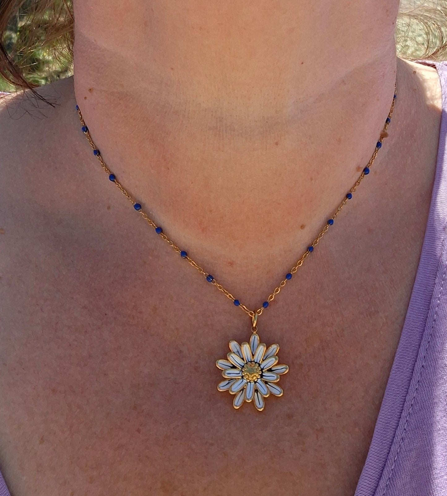 Collier chaîne dorée acier inoxydable stainless steel et fleur stainless steel 316 polie