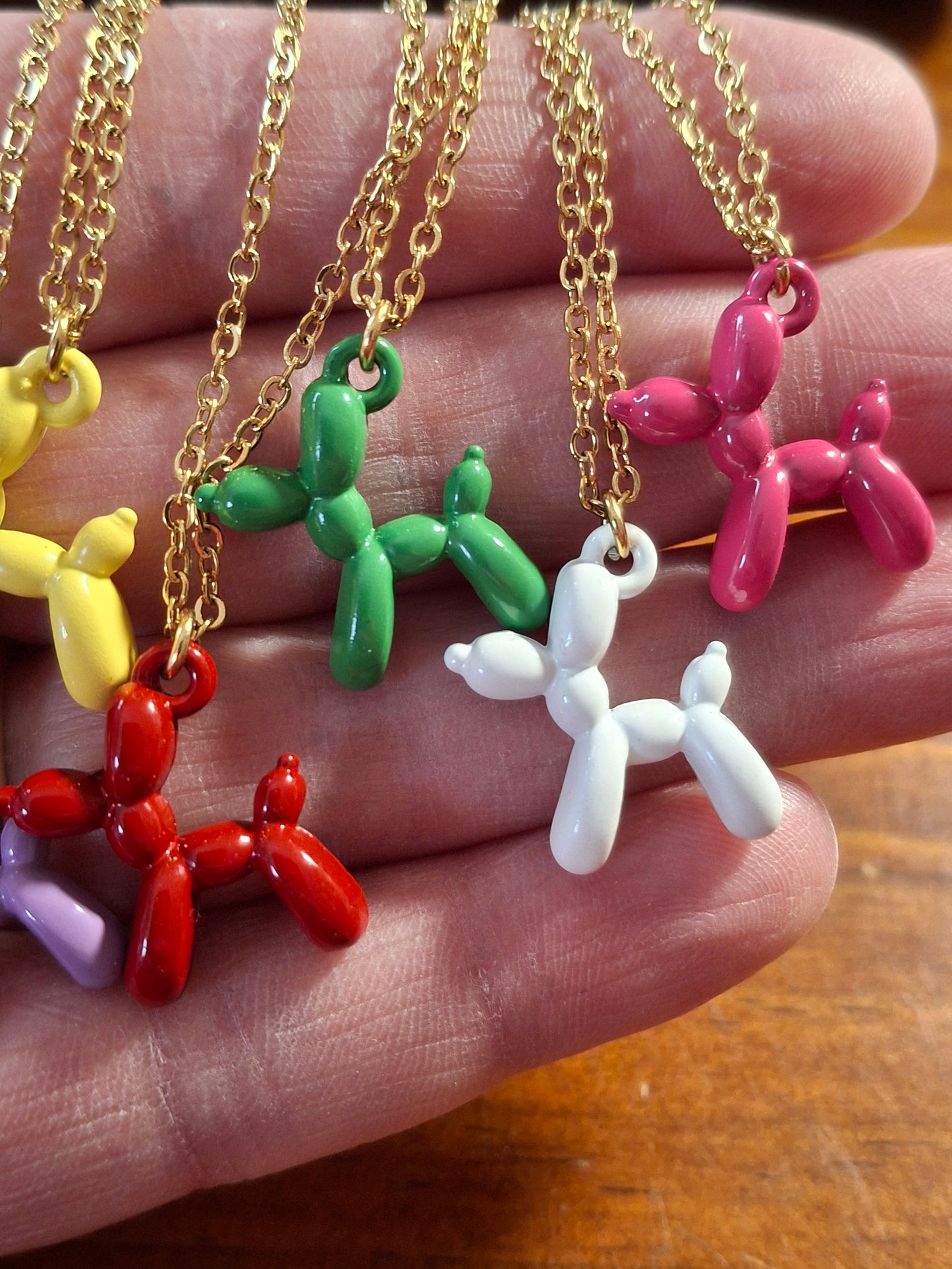Collier chaîne dorée acier inoxydable stainless steel 316 et chien ballon en email coloré