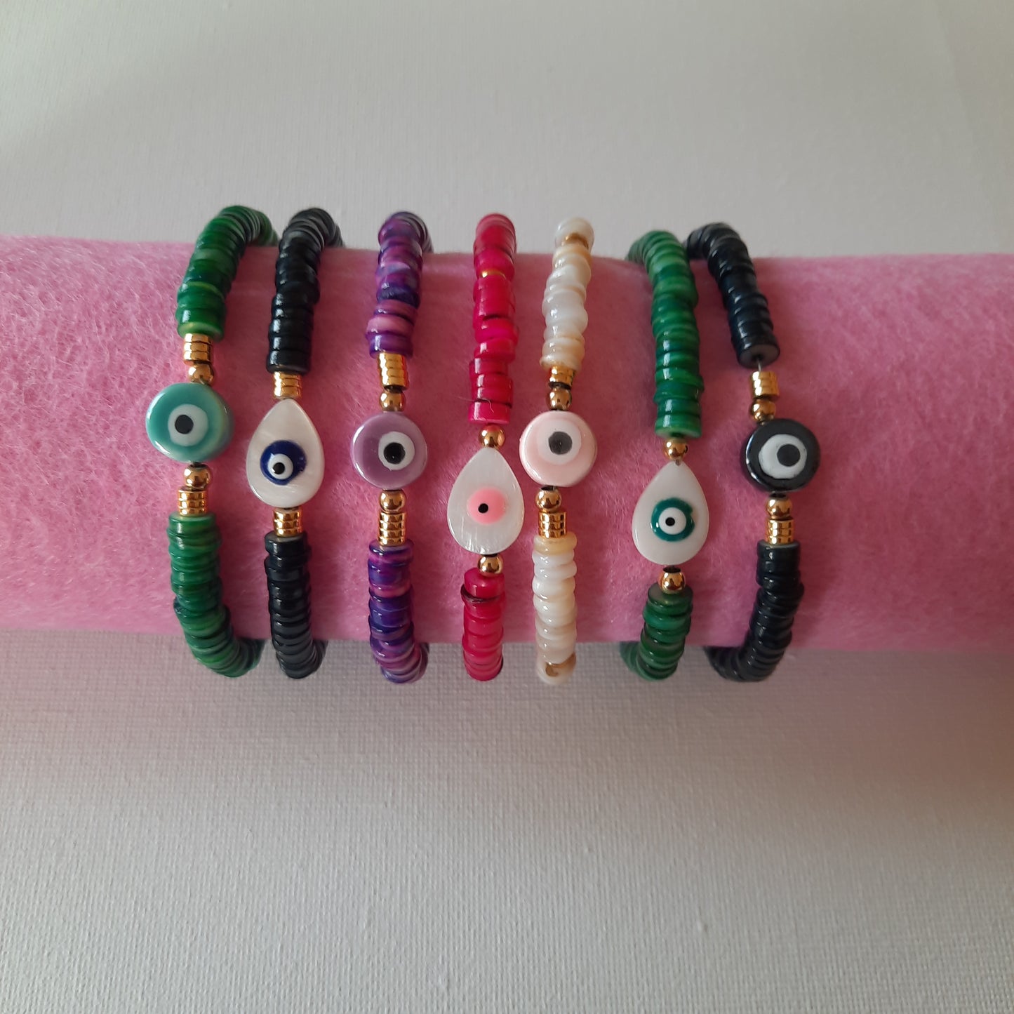 Bracelet perles heishi evil eye