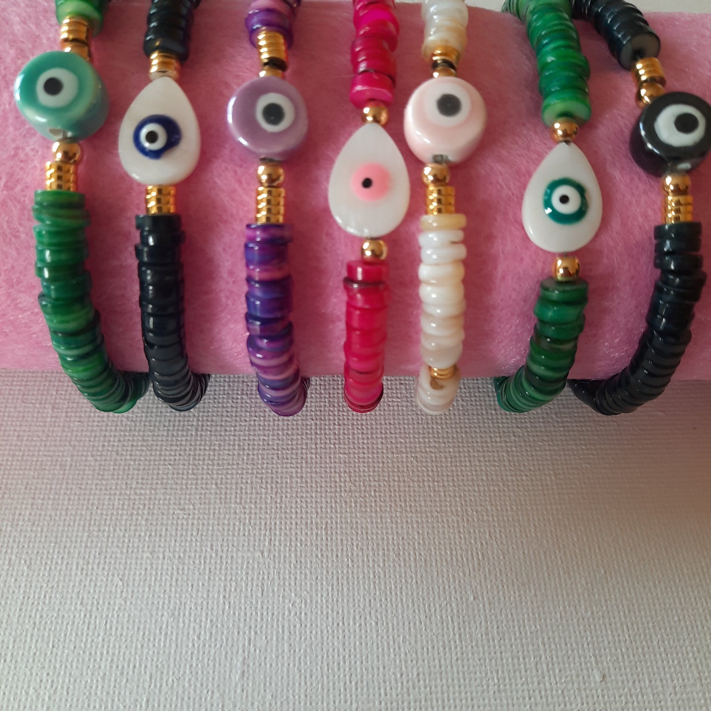 Bracelet perles heishi evil eye