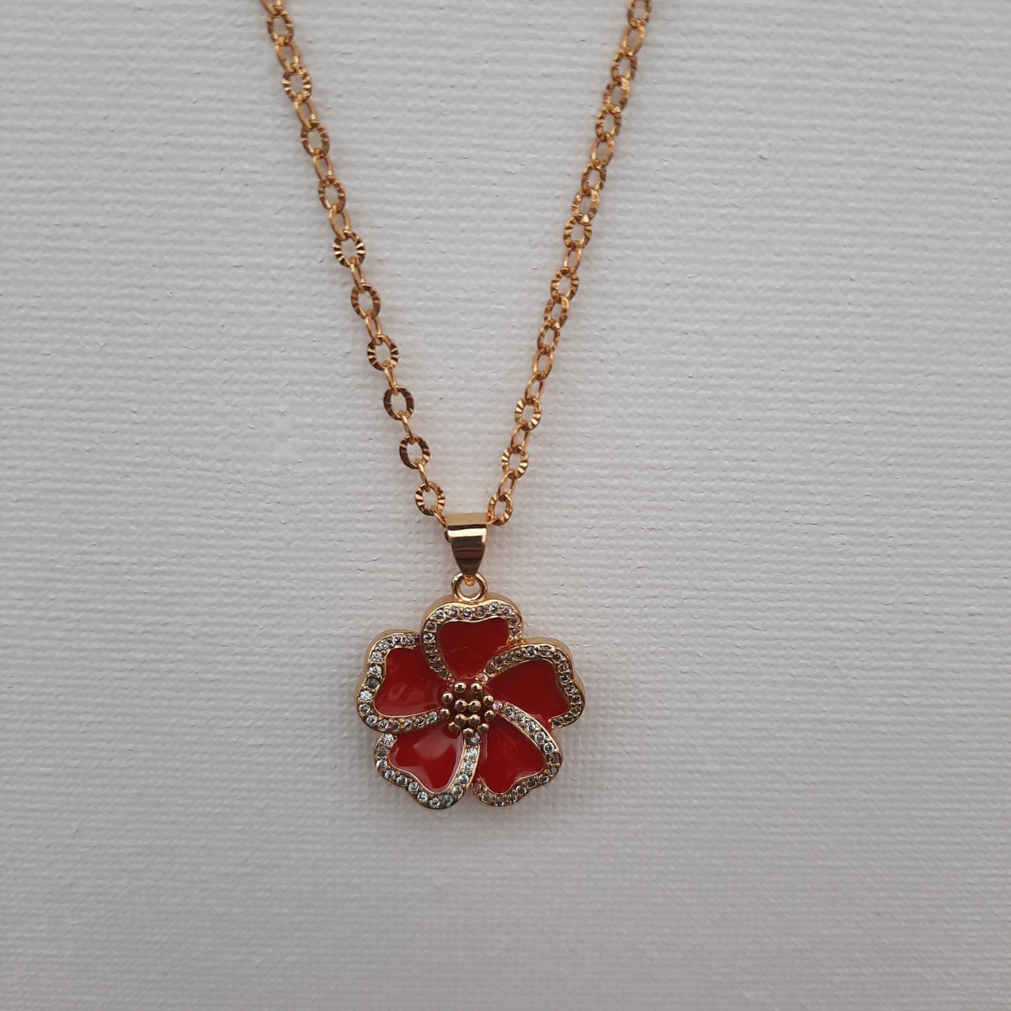 Collier or fleur de sakura