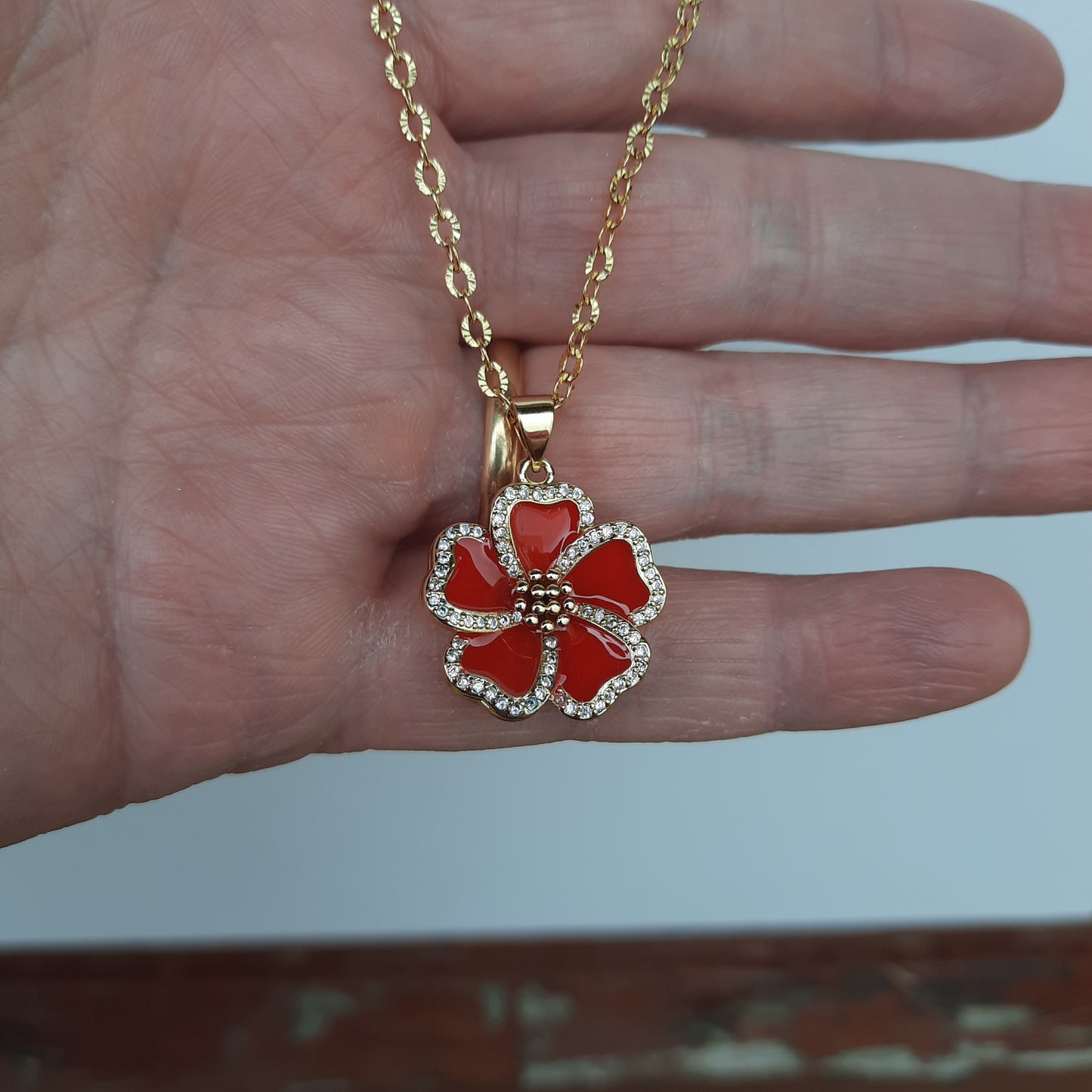 Collier or fleur de sakura