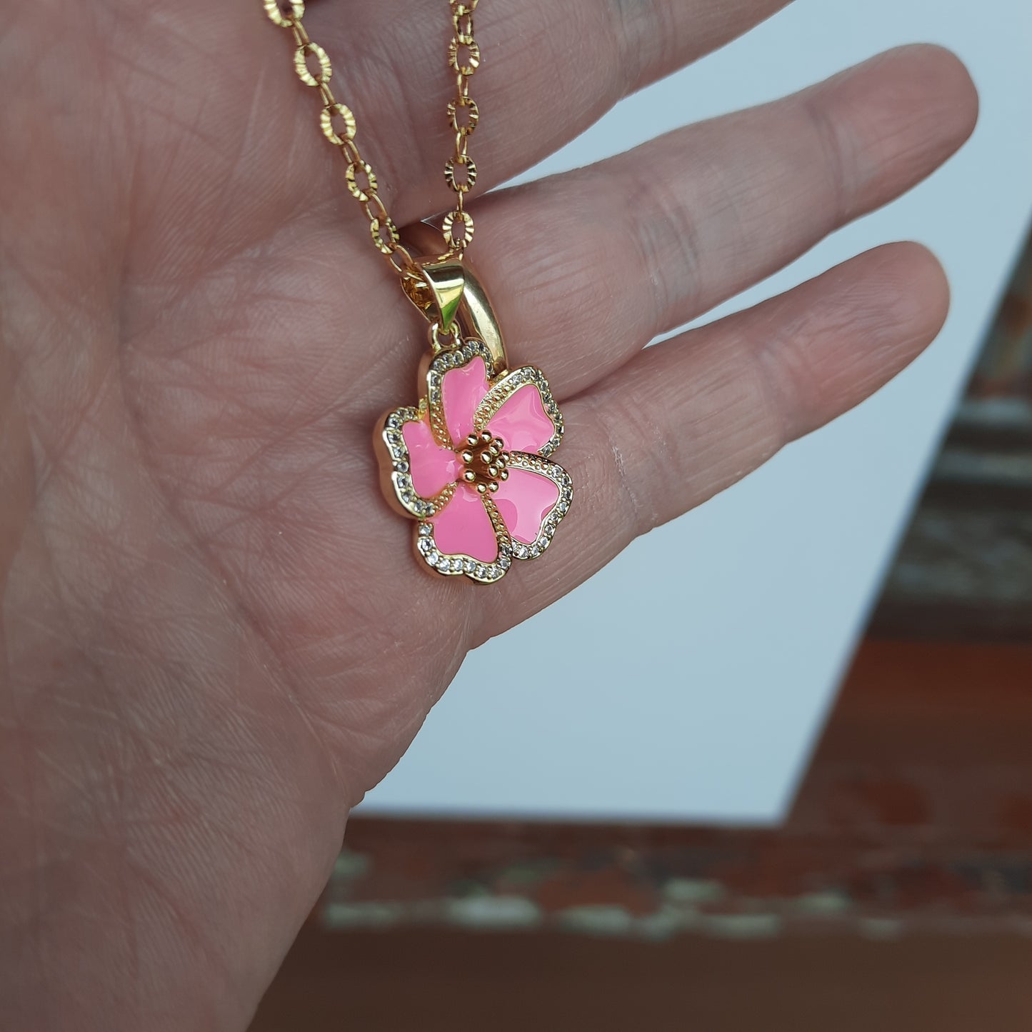 Collier or fleur de sakura