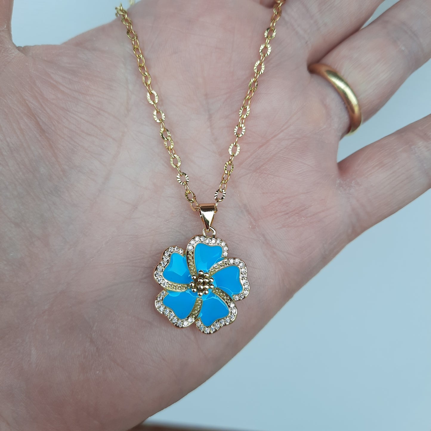 Collier or fleur de sakura