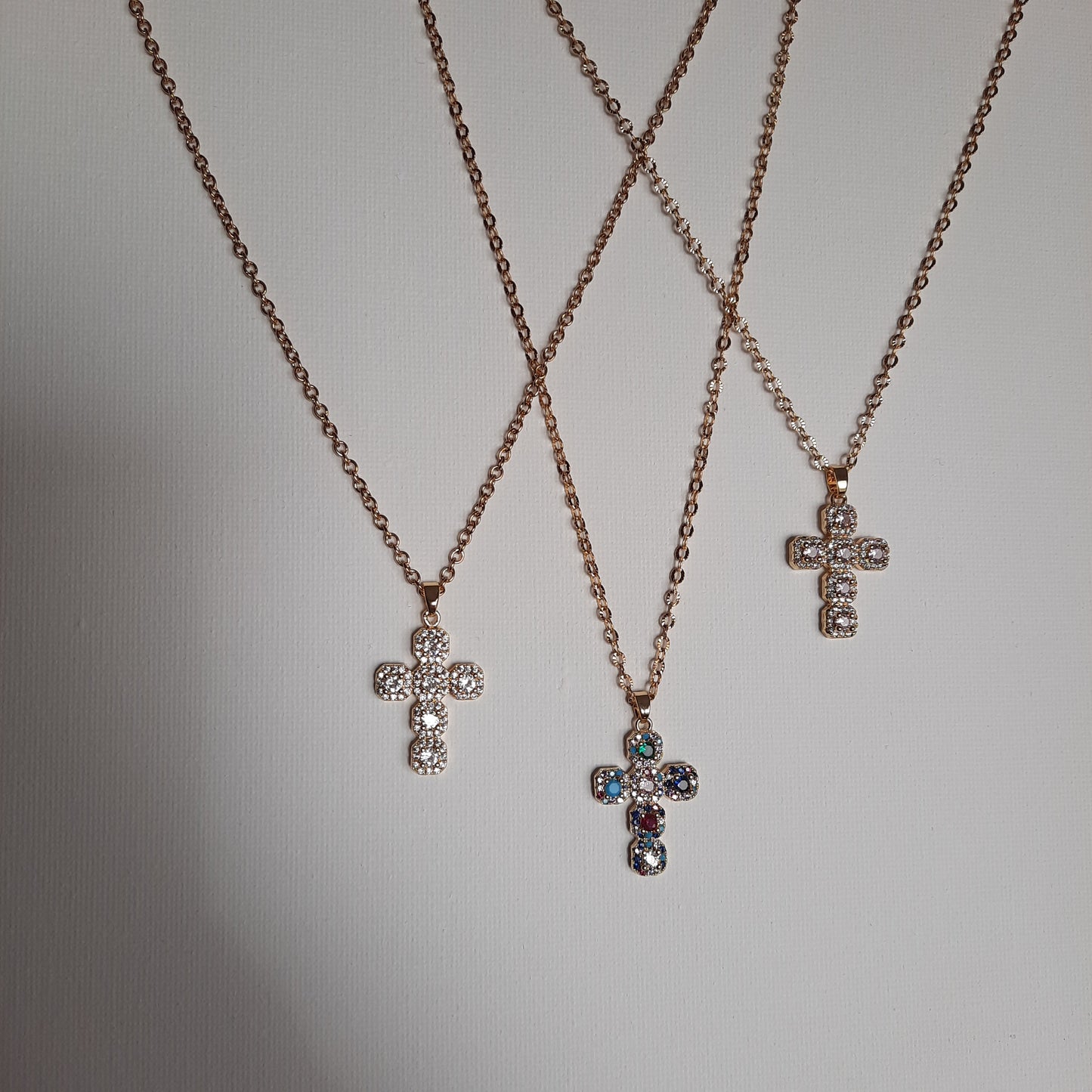 Collier chaîne acier inoxydable et pendentif croix plaqué or 18K