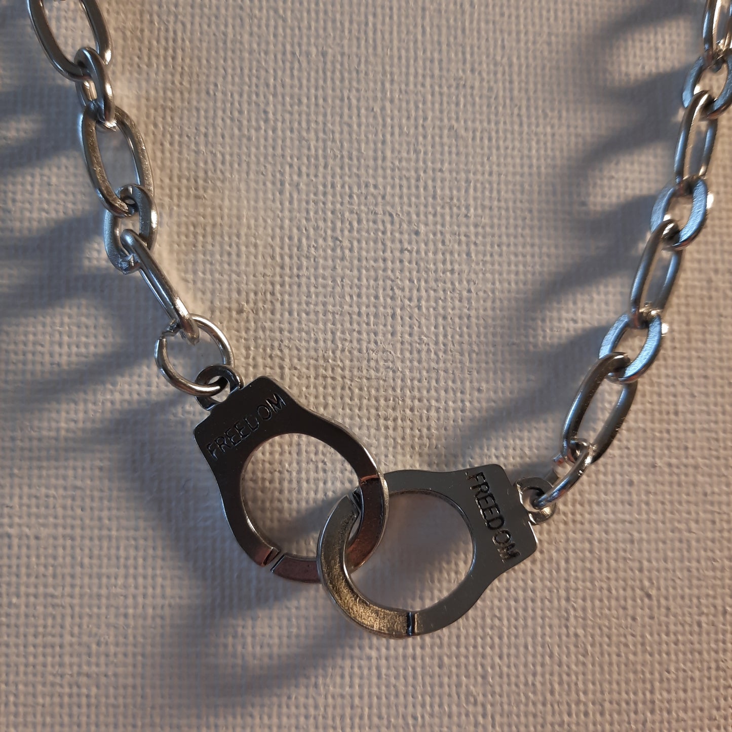 Collier chaîne stainless steel maille gourmette alternée très belle qualité connecteur menottes freedom stainless steel