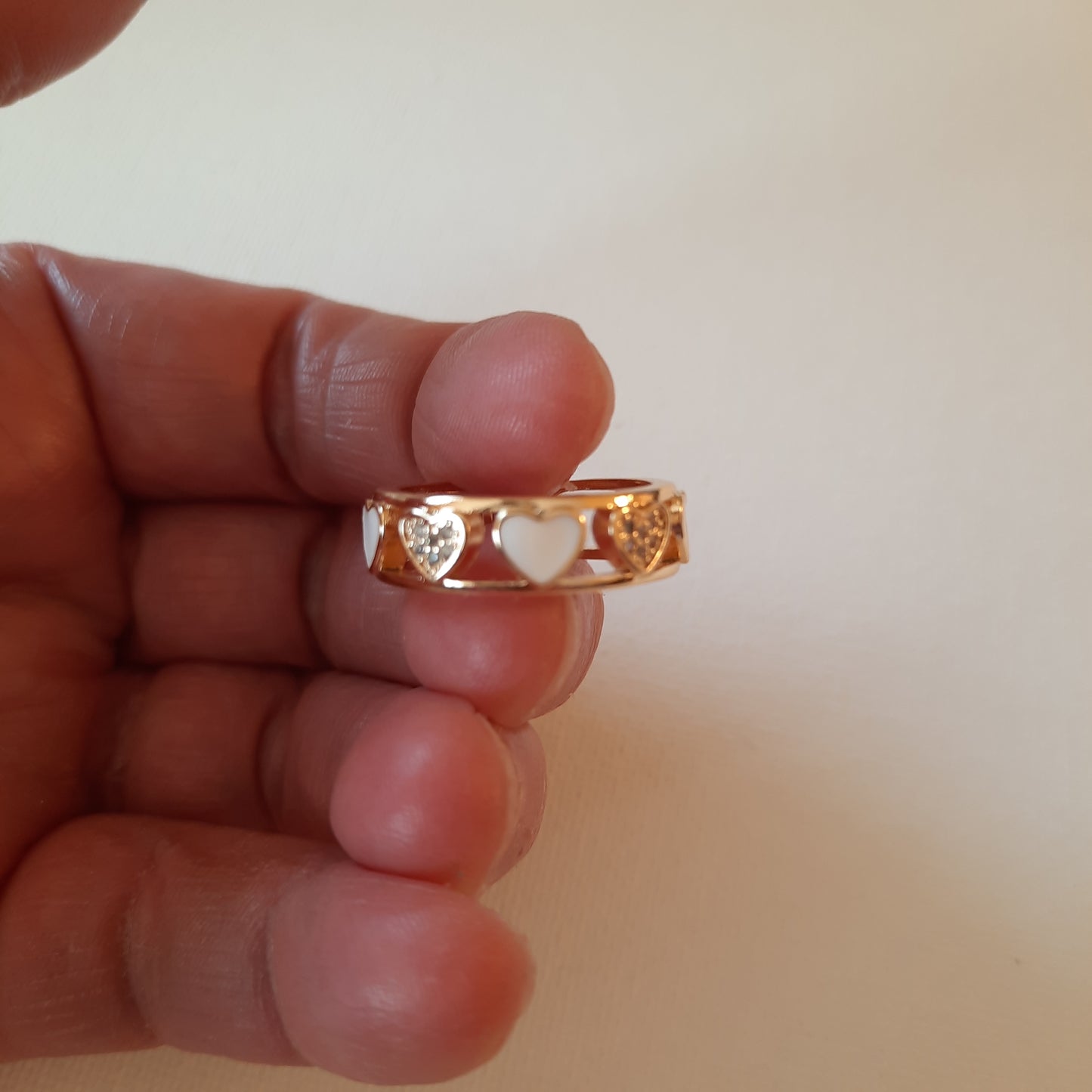 Bague nera en laiton doré à l'or fin strass et email réglable ajustable très belle qualité