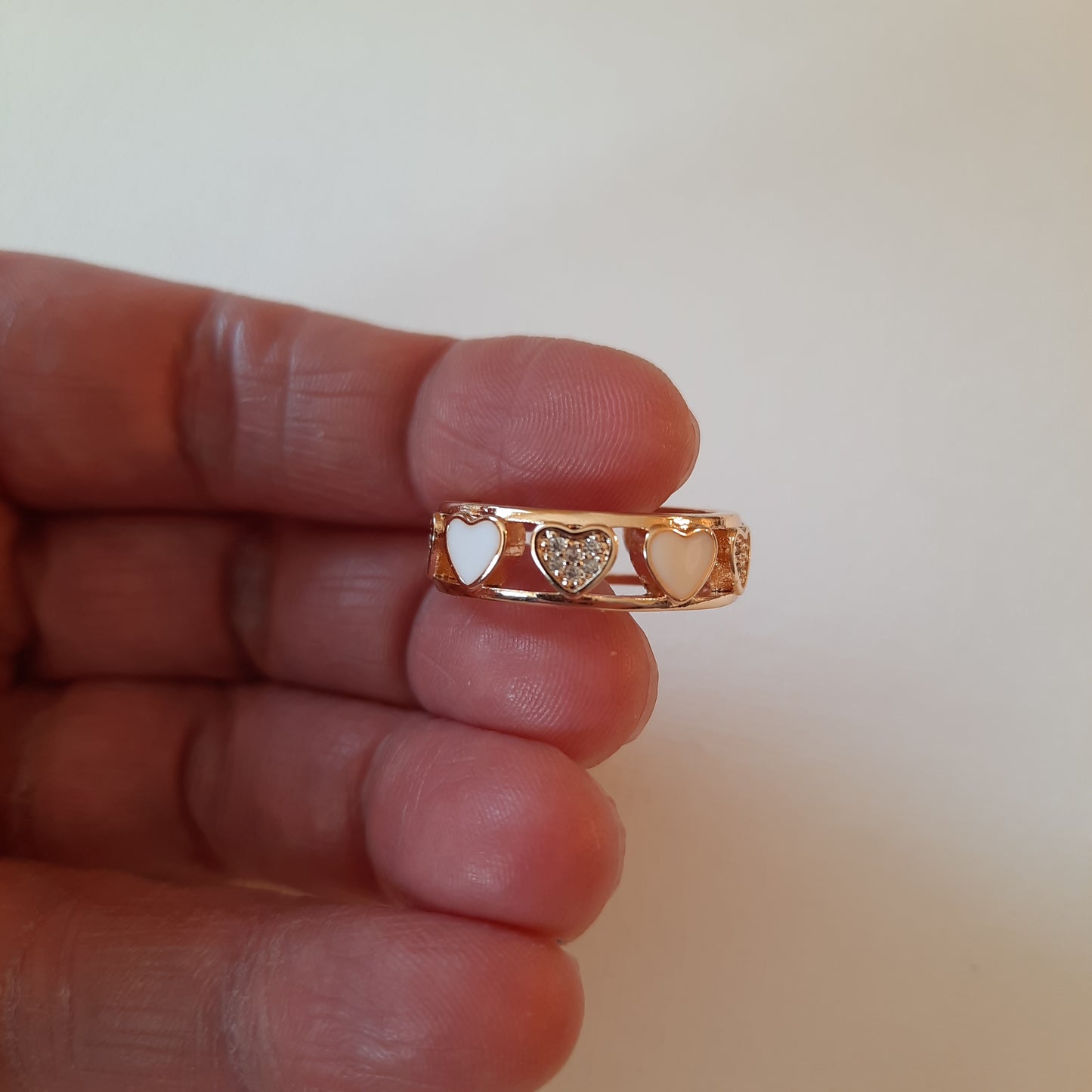 Bague nera en laiton doré à l'or fin strass et email réglable ajustable très belle qualité