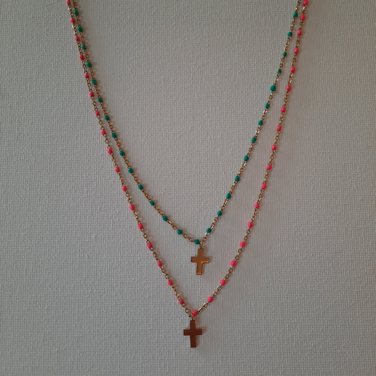 Collier stainless steel 316 et perles en email coloré pendentif croix acier inoxydable réglable ajustable