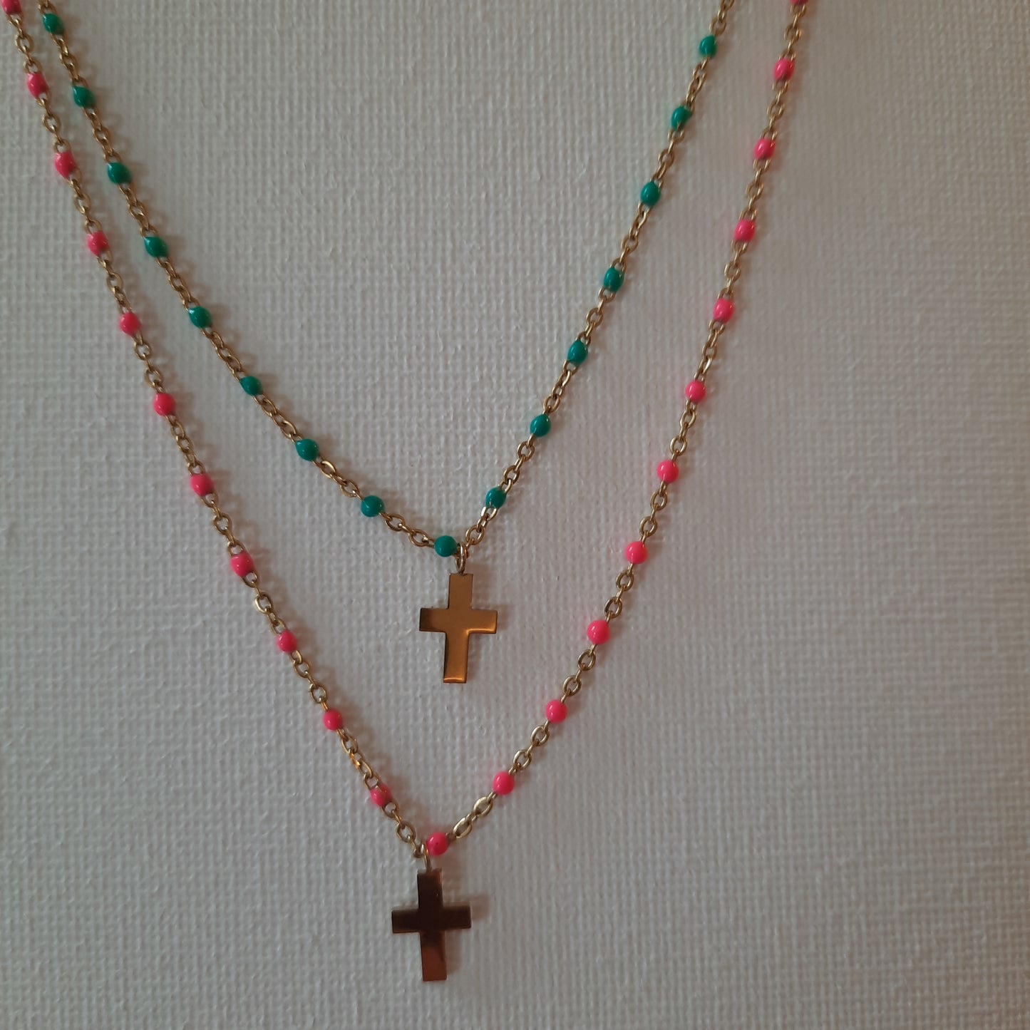 Collier stainless steel 316 et perles en email coloré pendentif croix acier inoxydable réglable ajustable