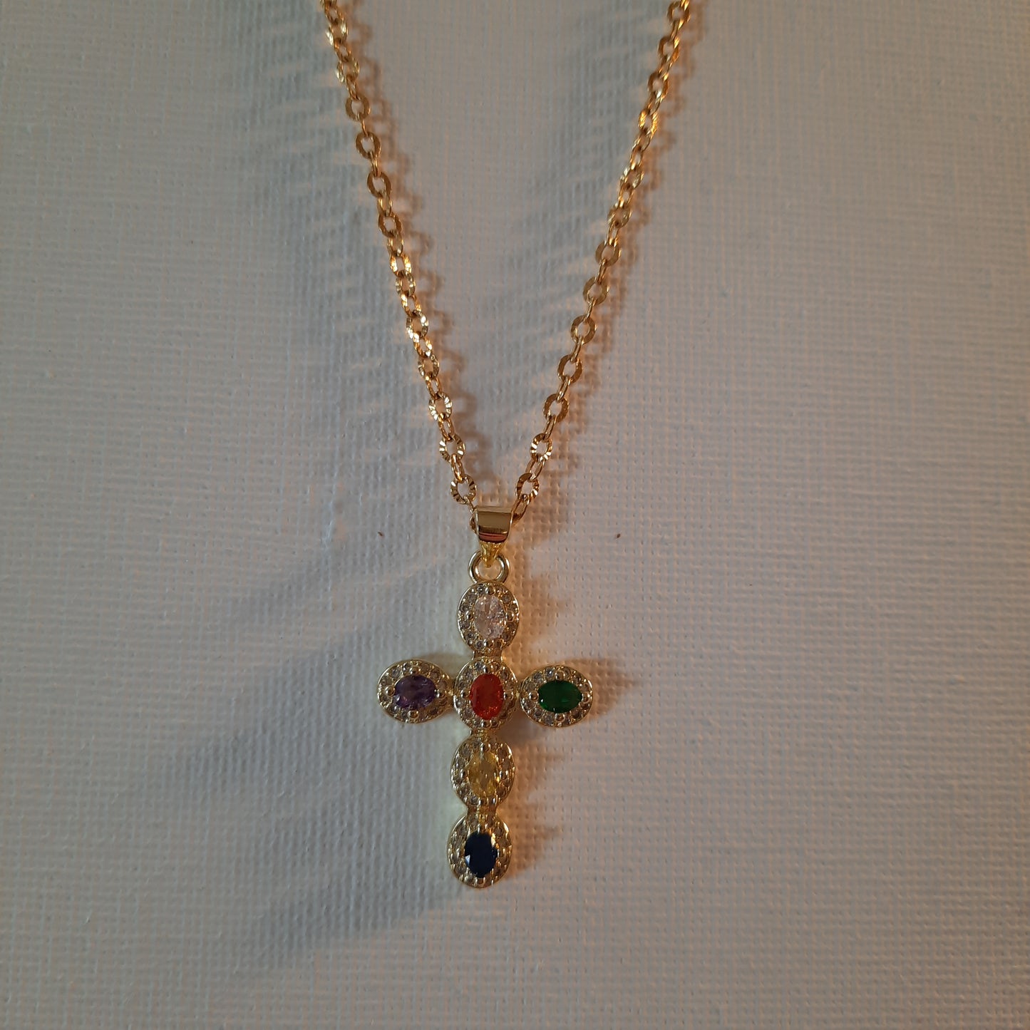 Collier stainless steel 316 maille striée, pendentif croix plaqué or 18K serti cristal et zirconium AAA austrian handemade