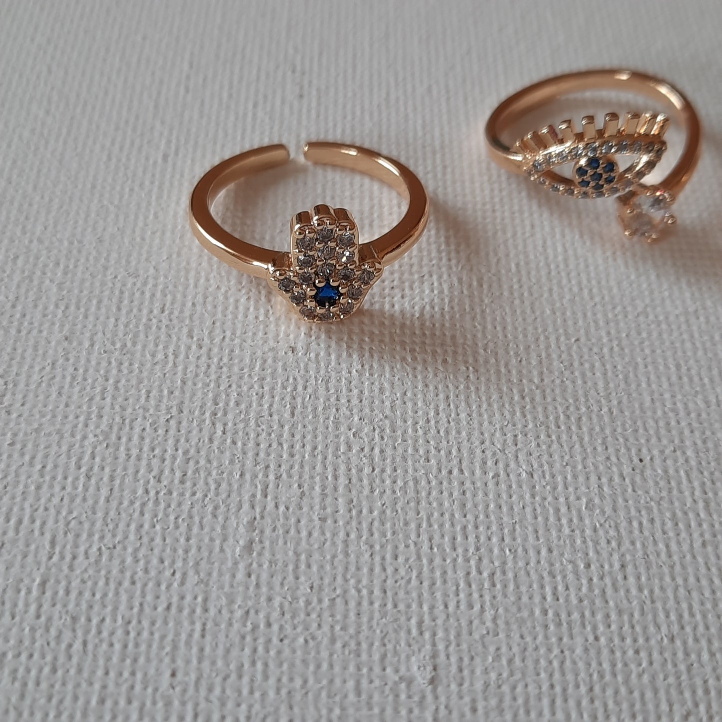 Bague ouverte en laiton doré à l'or fin serti zirconium blanc et bleu très belle qualité réglable ajustable