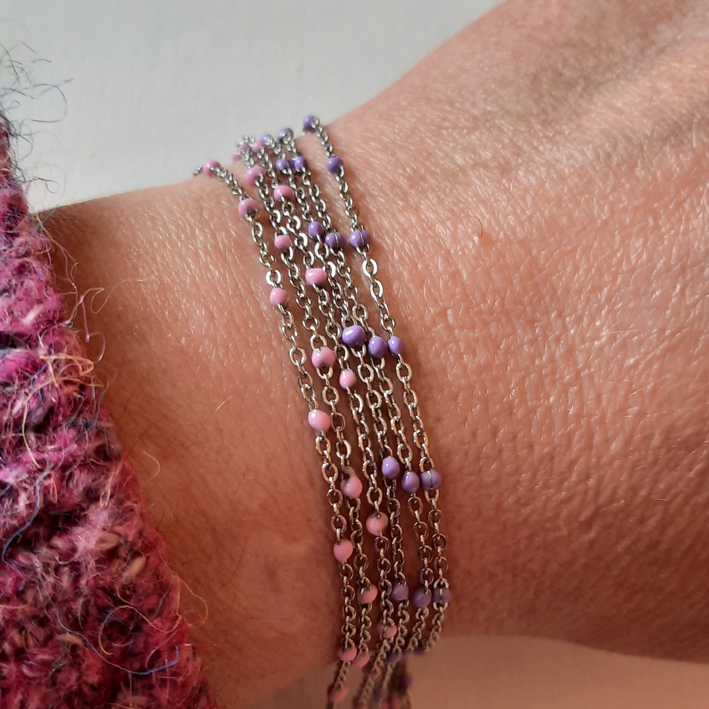 Ensemble de 2 bracelets stainless steel 316 acier inoxydable argenté et perles en email coloré rose clair et parme sur mesure handemade