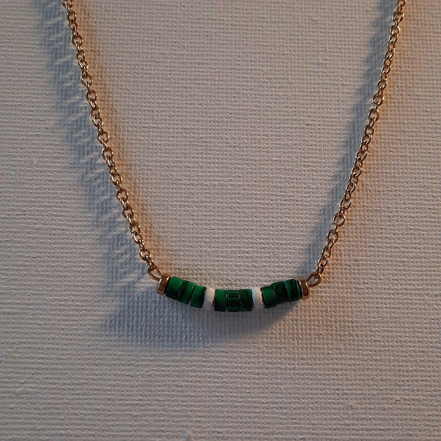 Collier stainless steel 316 ,véritables perles naturelles heishi malachite