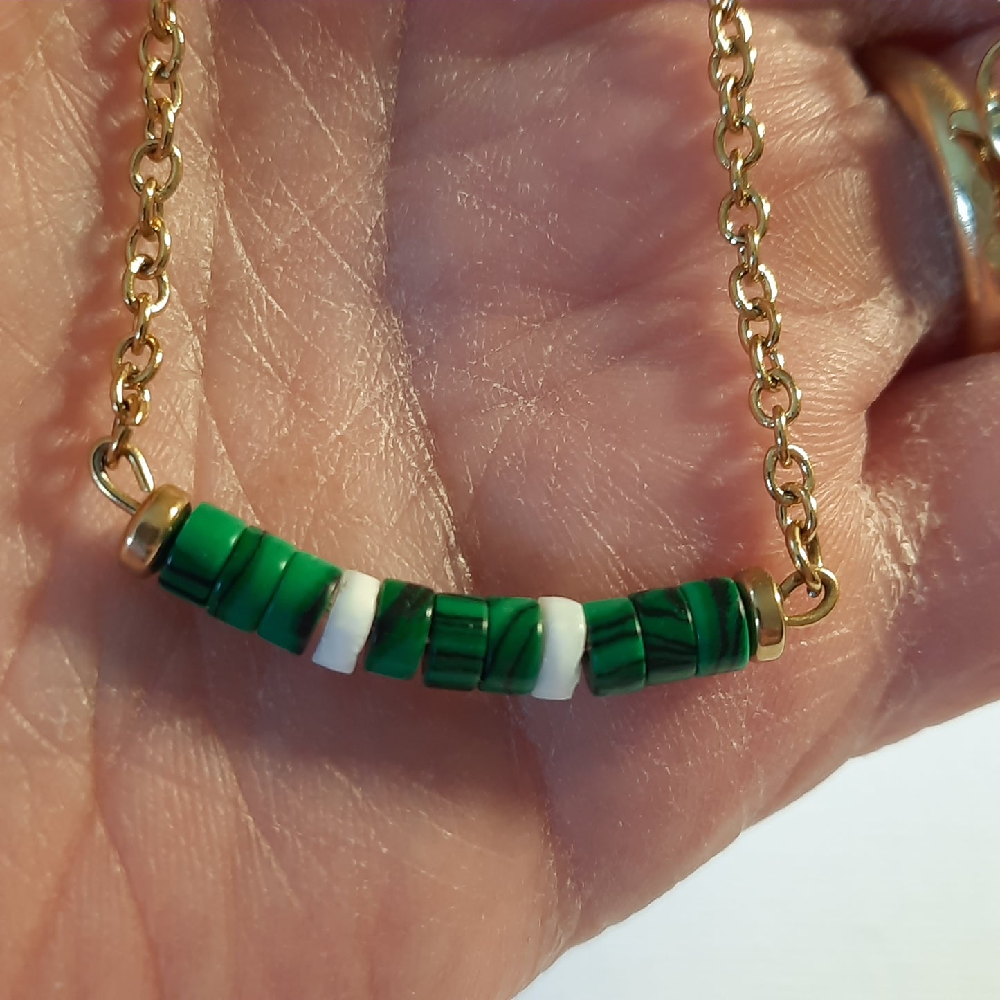 Collier stainless steel 316 ,véritables perles naturelles heishi malachite