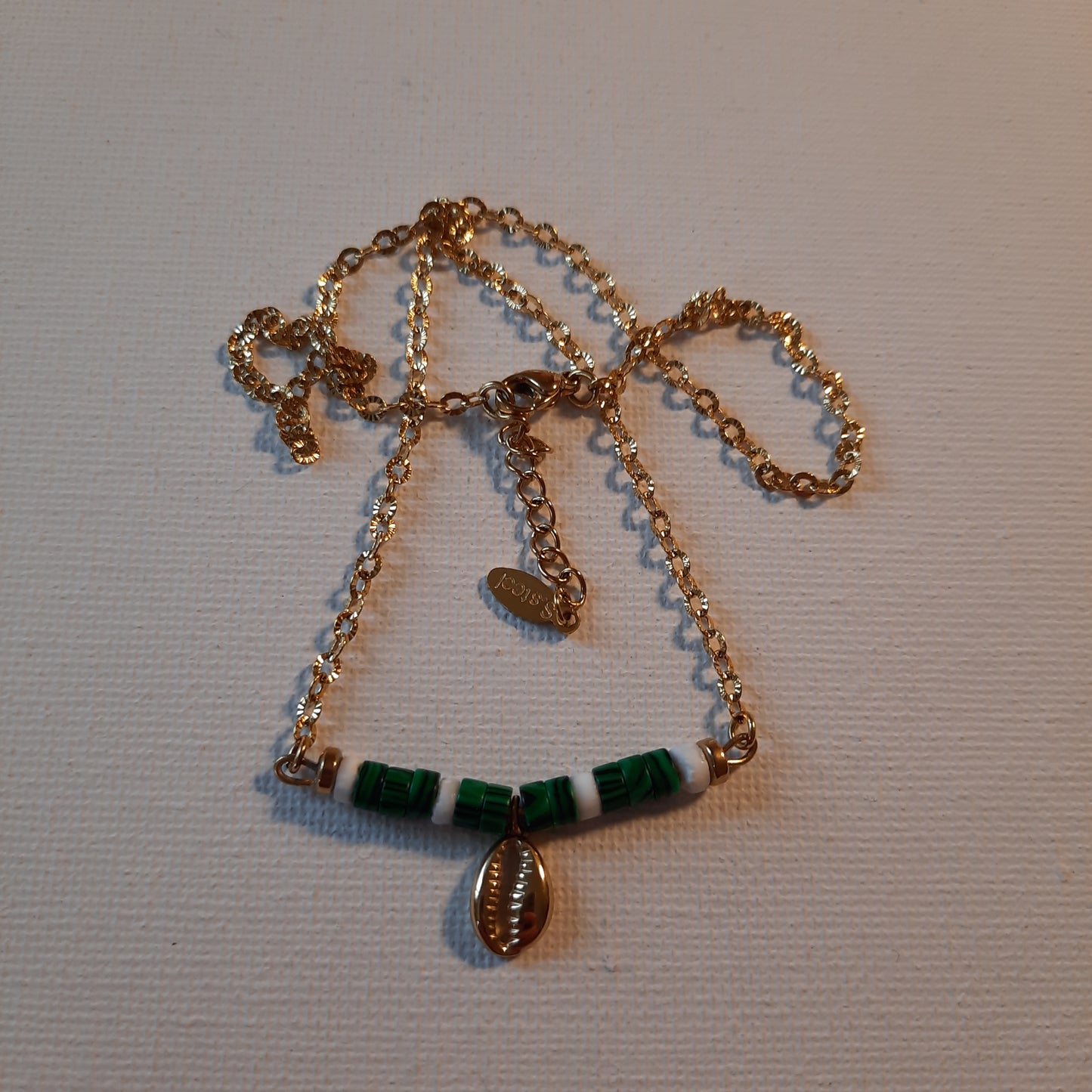 Collier chaîne stainless steel 316 ,véritables perles heishi malachite, pendentif cauri stainless steel 316 réglable ajustable