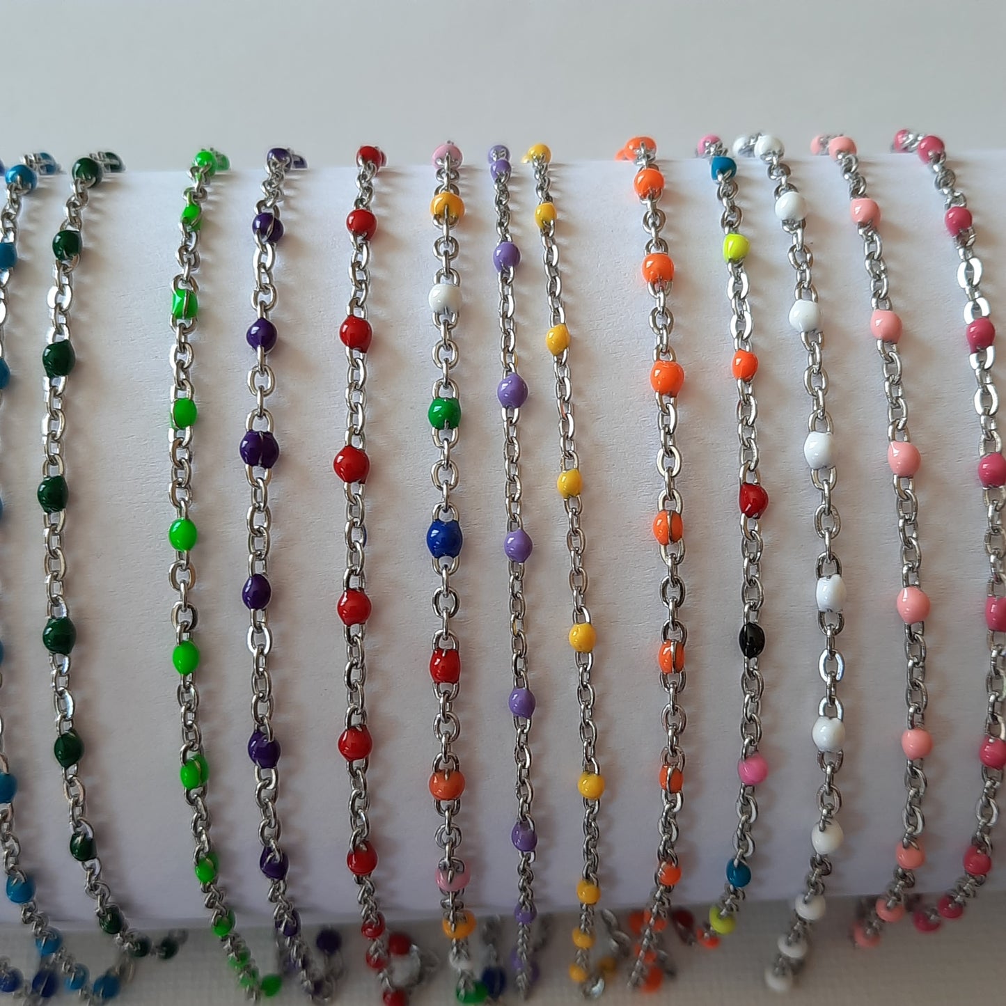 Ensemble de 4 bracelets stainless steel et perles en email coloré sur mesure