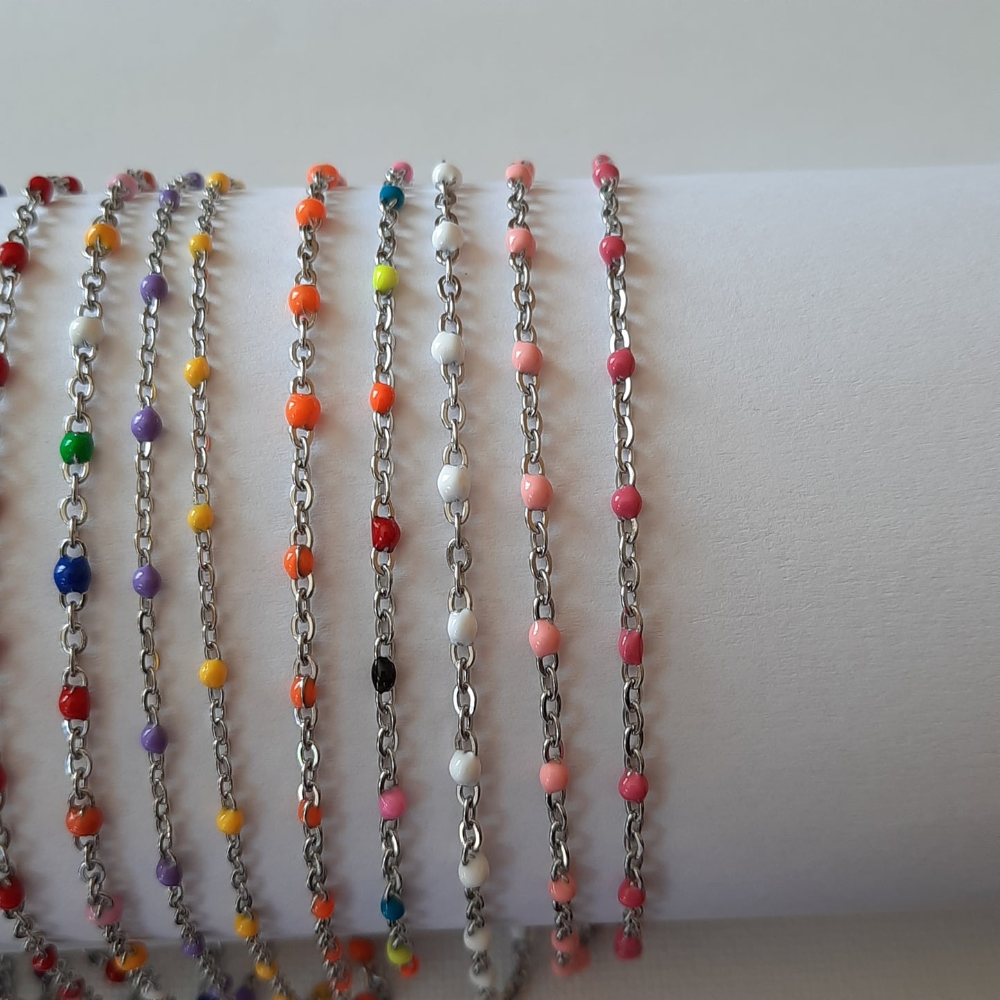 Ensemble de 4 bracelets stainless steel et perles en email coloré sur mesure