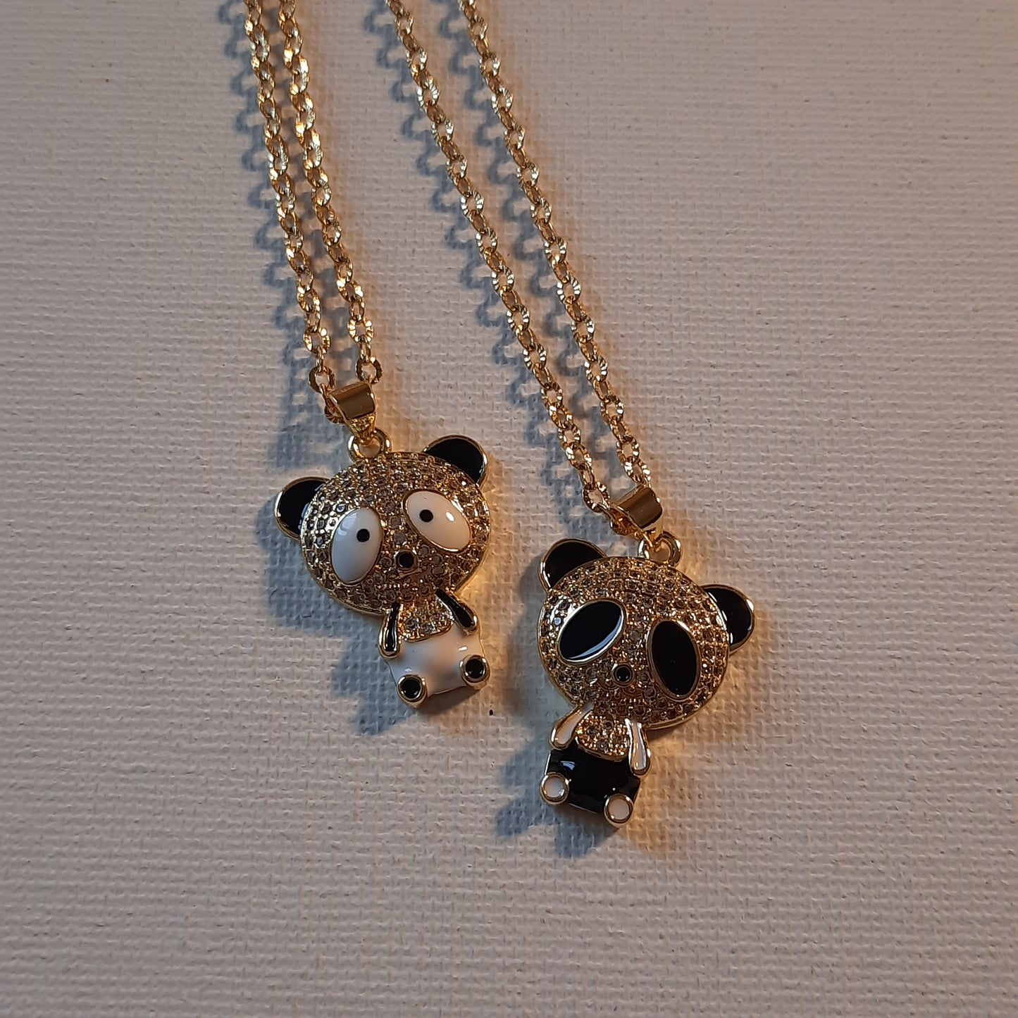 Collier chaîne dorée acier inoxydable striée stainless steel 316 ,pendentif panda plaqué or 18K serti zirconium