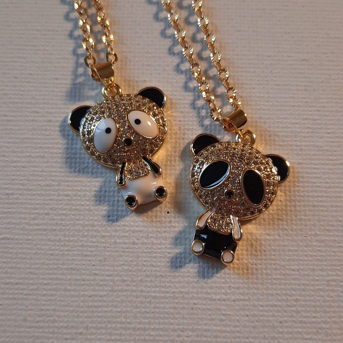 Collier chaîne dorée acier inoxydable striée stainless steel 316 ,pendentif panda plaqué or 18K serti zirconium