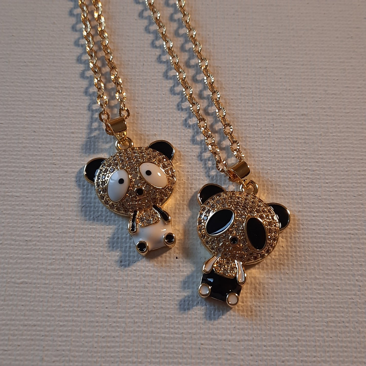 Collier chaîne dorée acier inoxydable striée stainless steel 316 ,pendentif panda plaqué or 18K serti zirconium