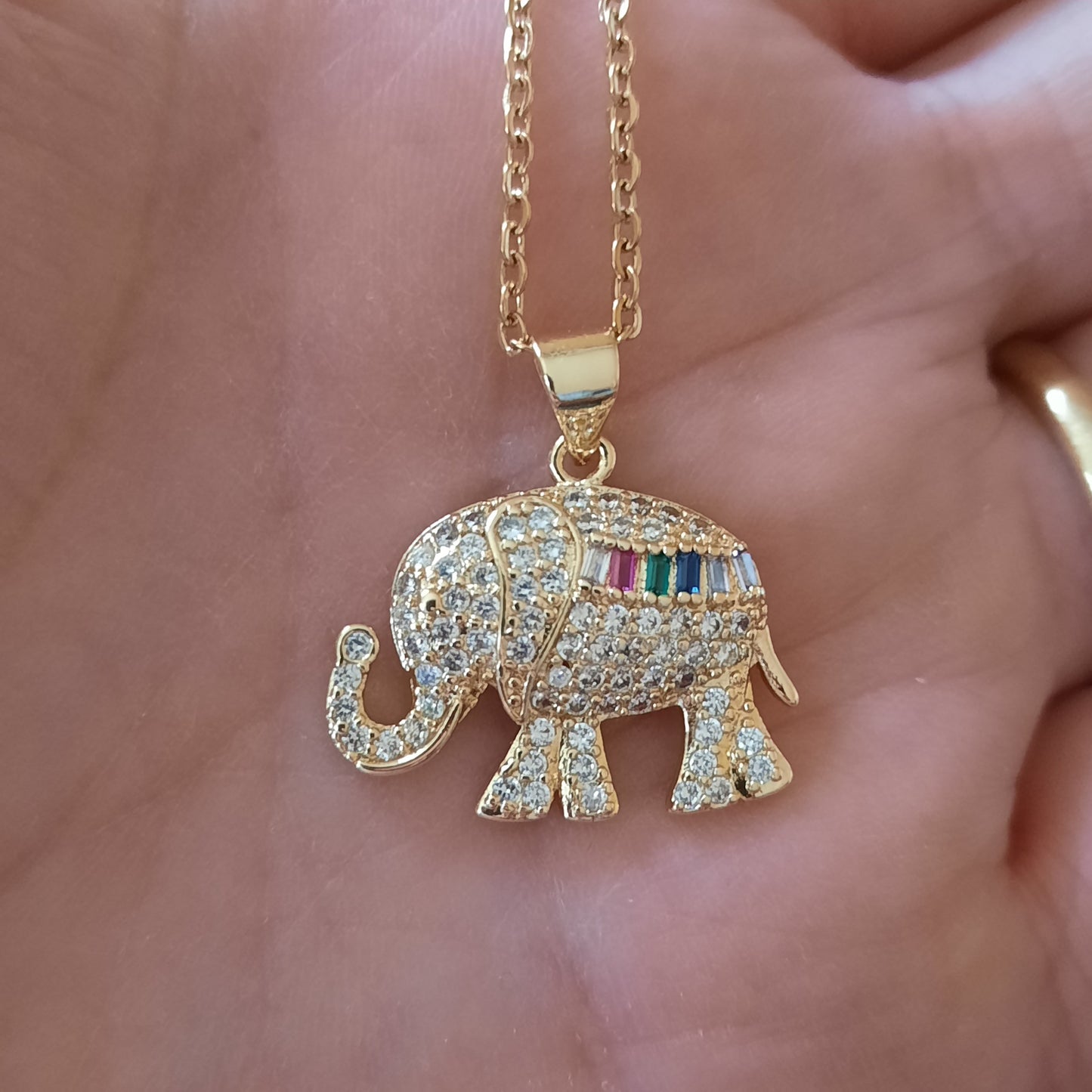 Collier chaîne dorée acier inoxydable stainless steel 316,pendentif éléphant plaqué or 18K