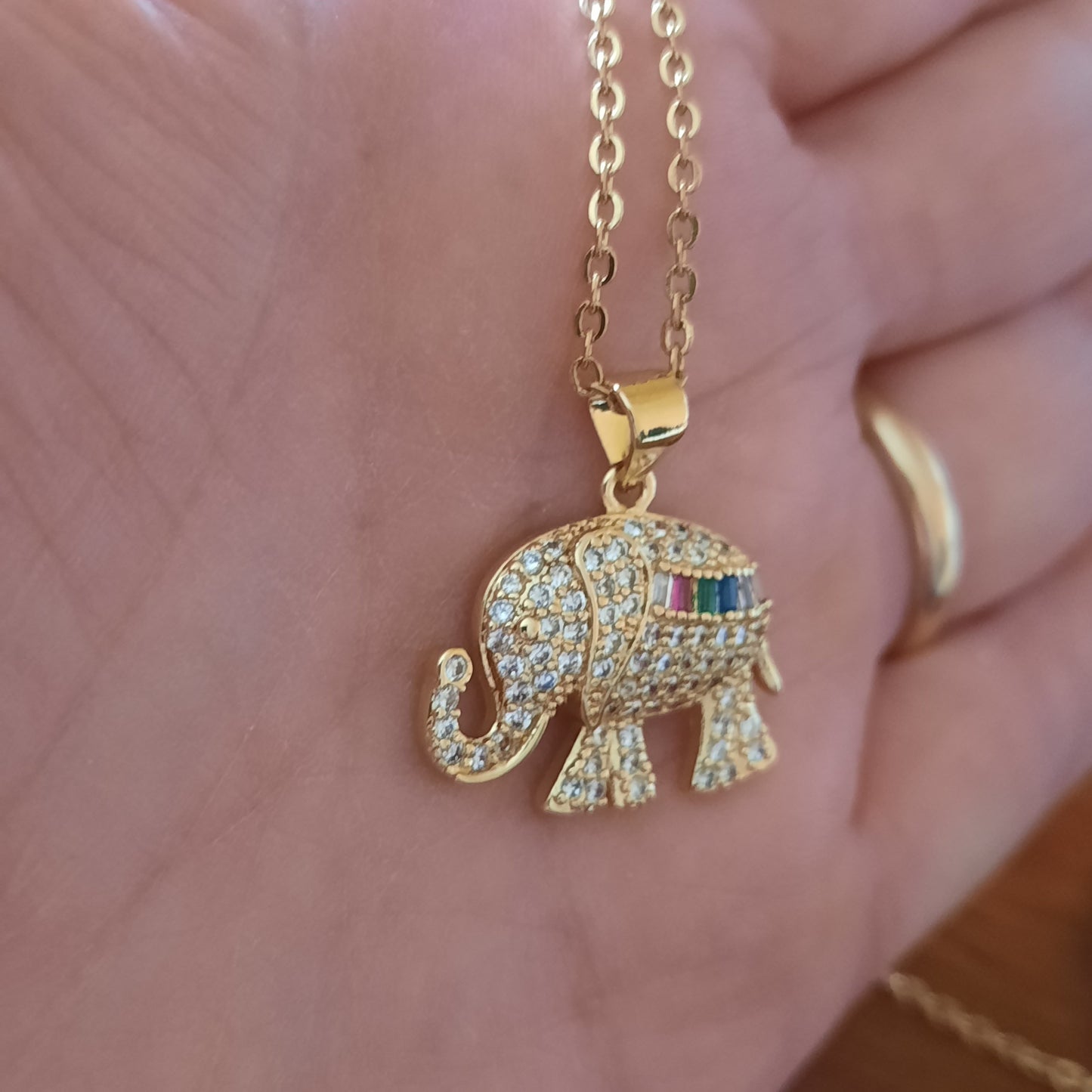 Collier chaîne dorée acier inoxydable stainless steel 316,pendentif éléphant plaqué or 18K