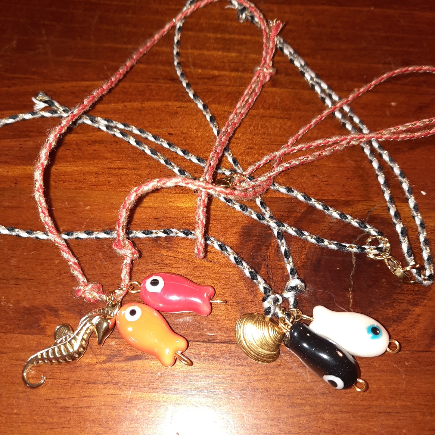 Handgefertigte verstellbare Halskette aus geflochtener Kordel