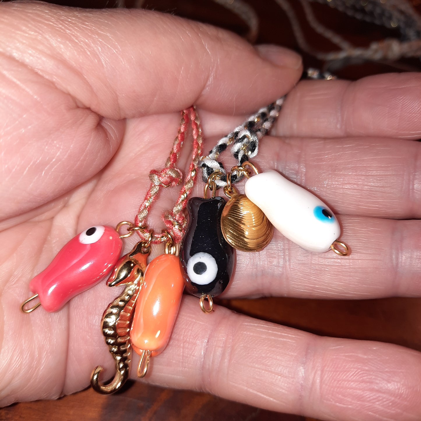 Handgefertigte verstellbare Halskette aus geflochtener Kordel