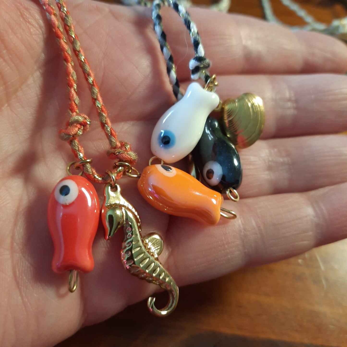 Handgefertigte verstellbare Halskette aus geflochtener Kordel