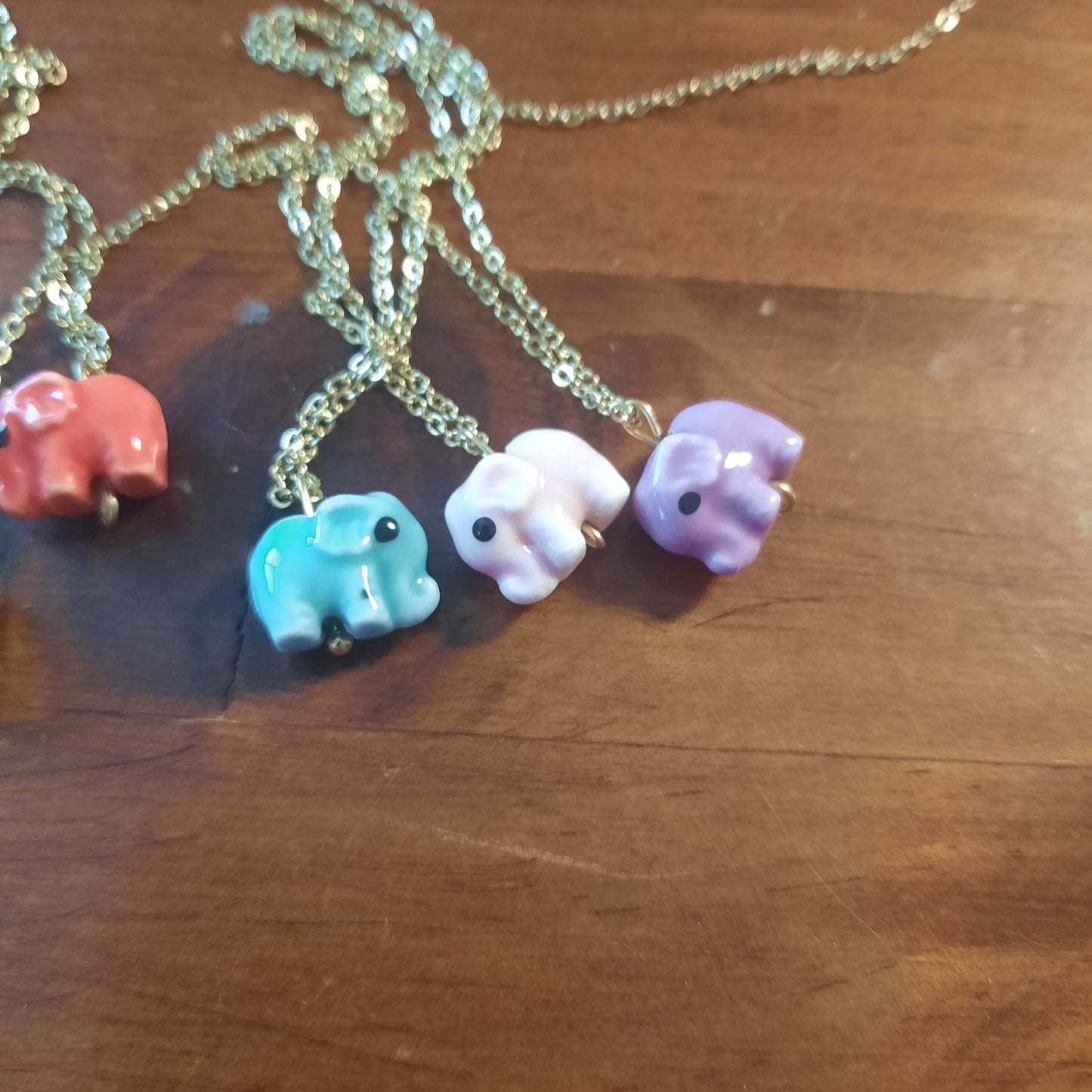 Collier chaîne dorée acier inoxydable stainless steel 316 pendentif éléphant en céramique