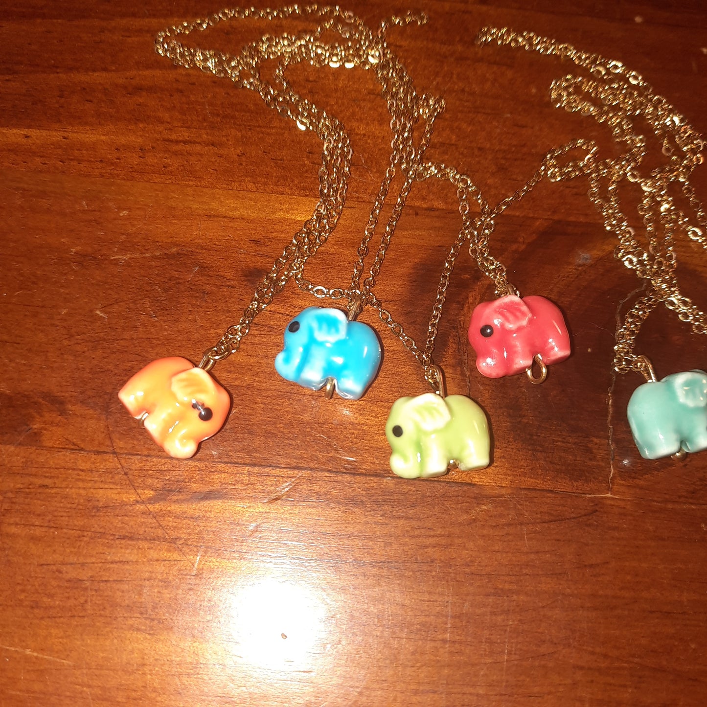 Collier chaîne dorée acier inoxydable stainless steel 316 pendentif éléphant en céramique